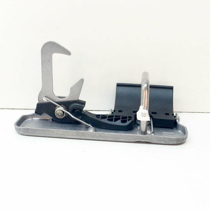 NEW VOLKSWAGEN PASSAT B7 ENGINE HOOD CATCH HOOK 3AA823480 ORIGINAL