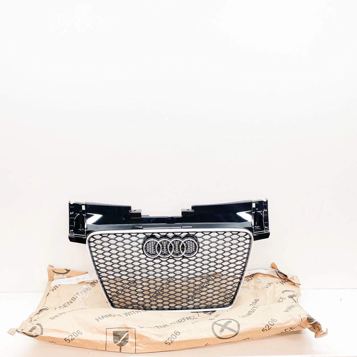 NEW AUDI TT RS 8J MK2 RADIATOR GRILLE 8J0853651GWJF ORIGINAL