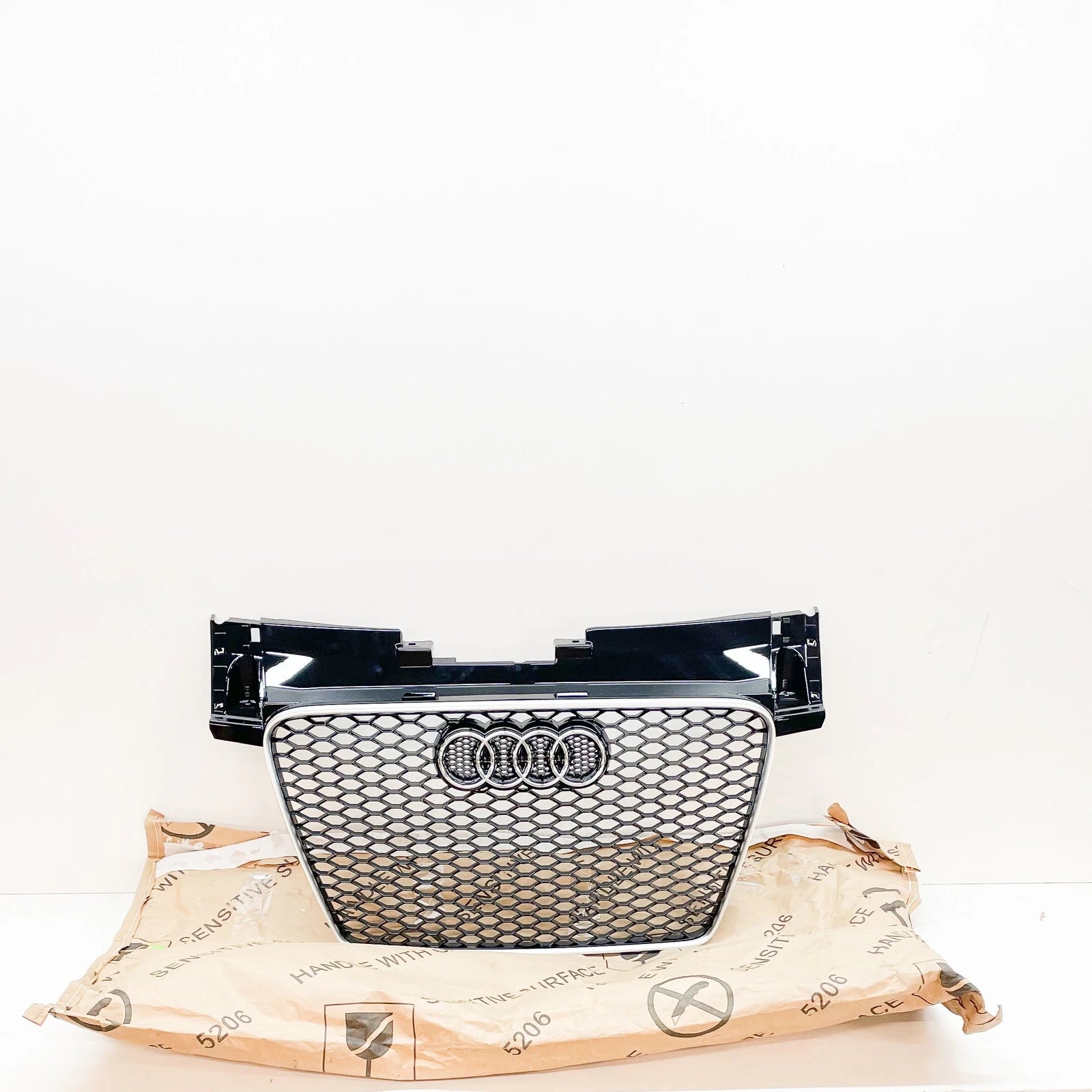 NEW AUDI TT RS 8J MK2 RADIATOR GRILLE 8J0853651GWJF ORIGINAL