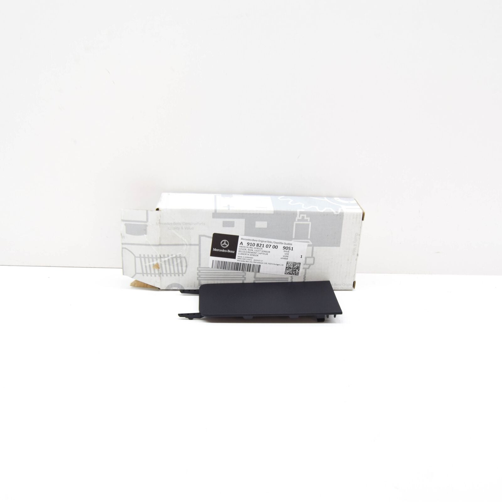 NEW MB SPRINTER W907 RAIN LIGHT SENSOR CENTER PART COVER A91082107009051