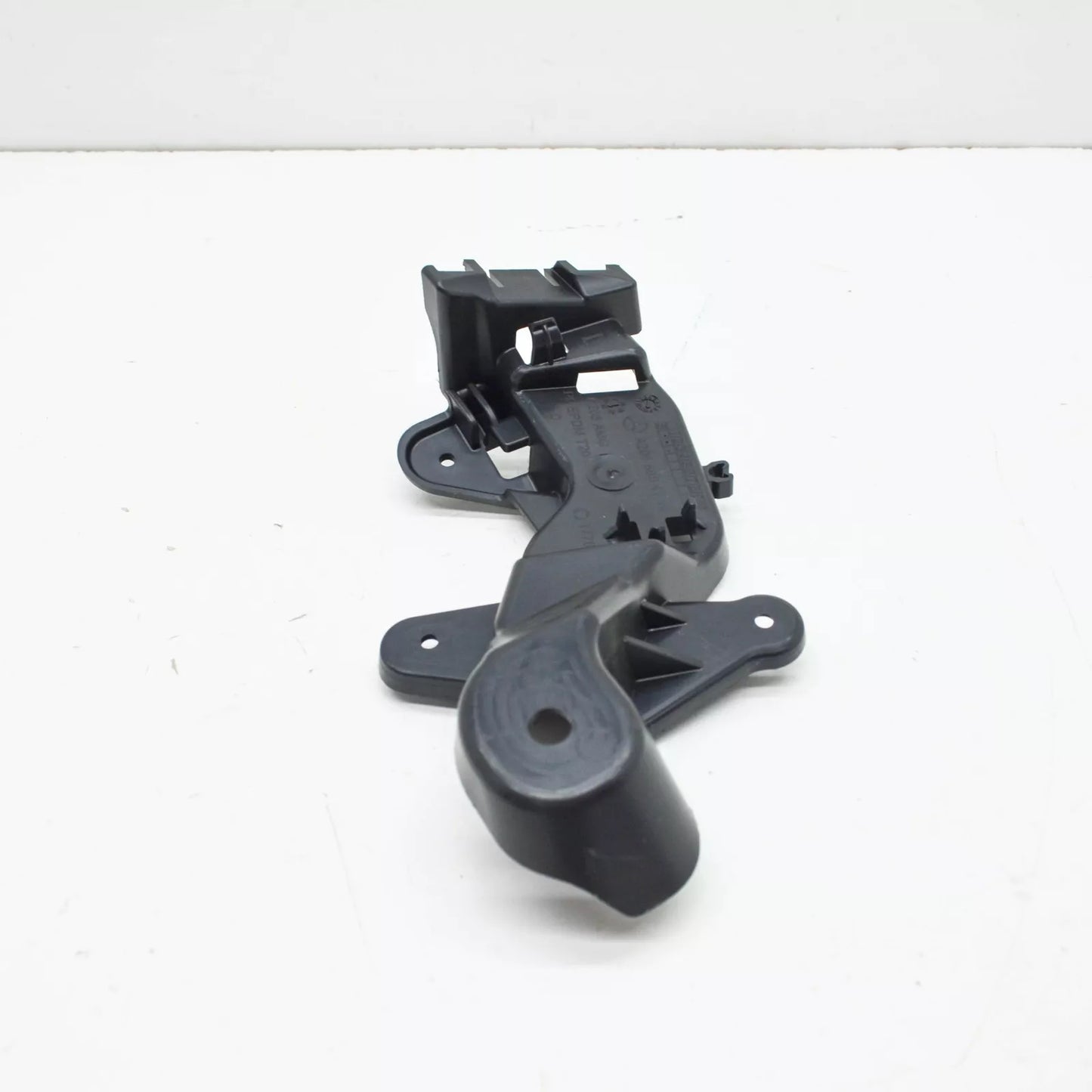 NEW MERCEDES-BENZ C W205 REAR LEFT BUMPER LOWER BRACKET A2058854114 ORIGINAL