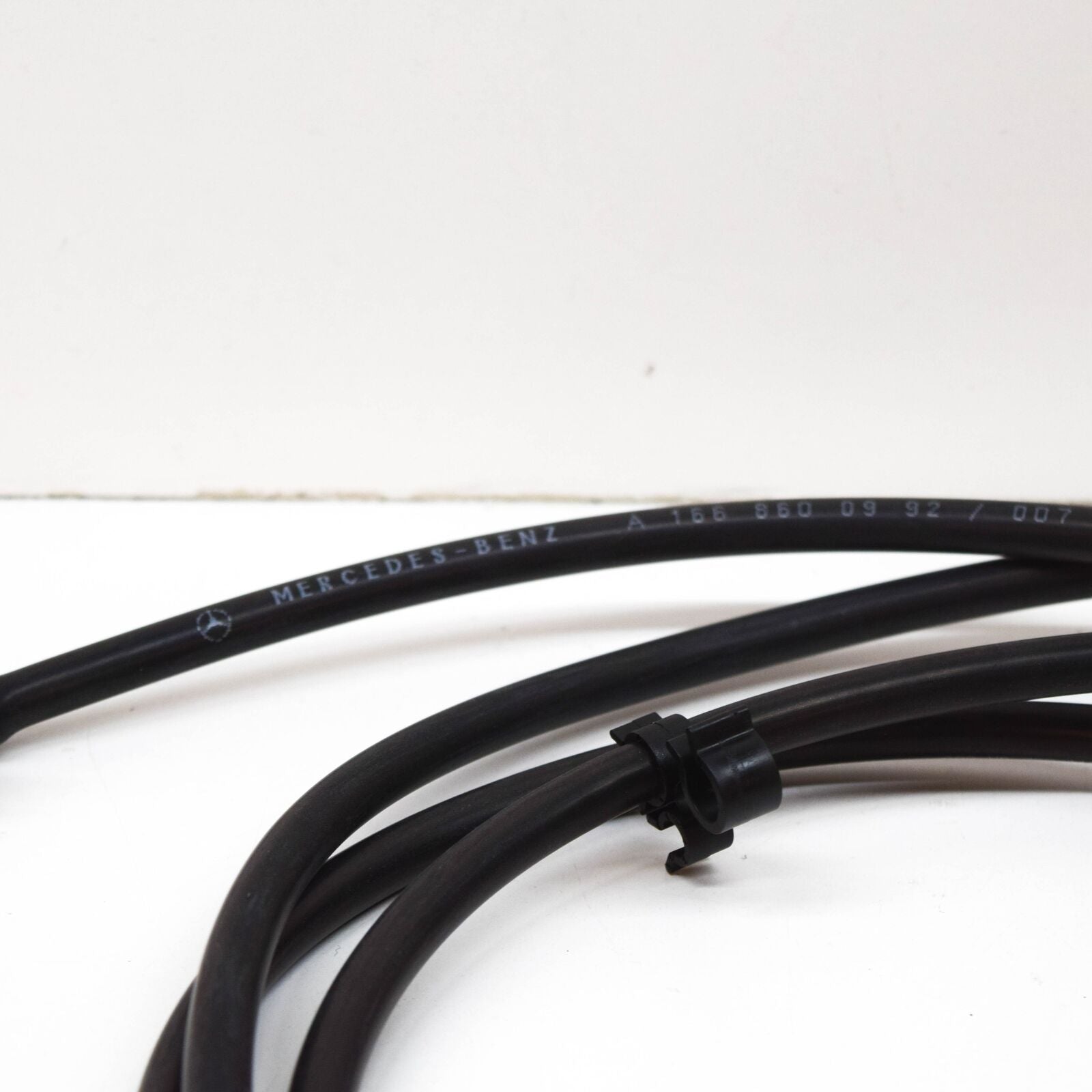 NEW MERCEDES-BENZ GLE W166 WIPER NOZZLE HOSE A1668600992 ORIGINAL