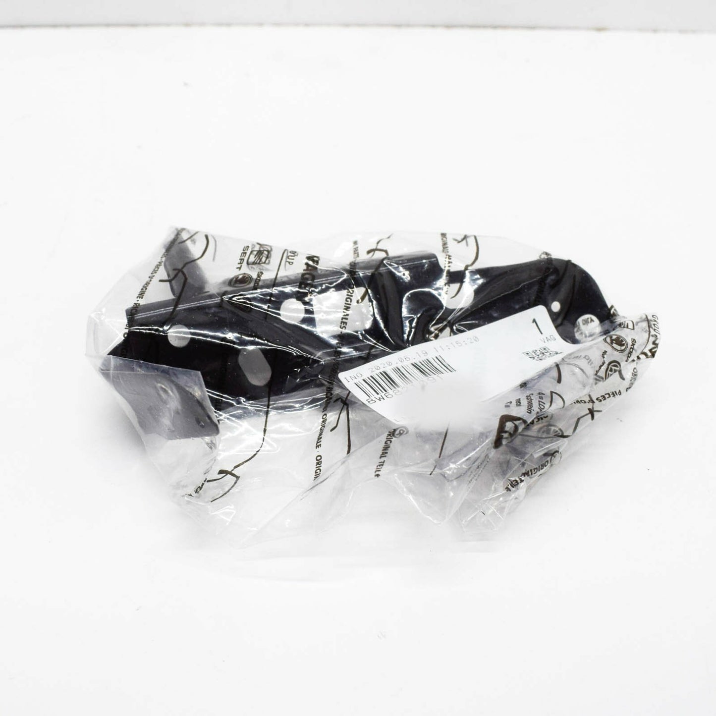 NEW AUDI A5 CONVERTIBLE 8W6 FRONT LEFT FENDER CLOSING PLATE 8W6821091 ORIGINAL