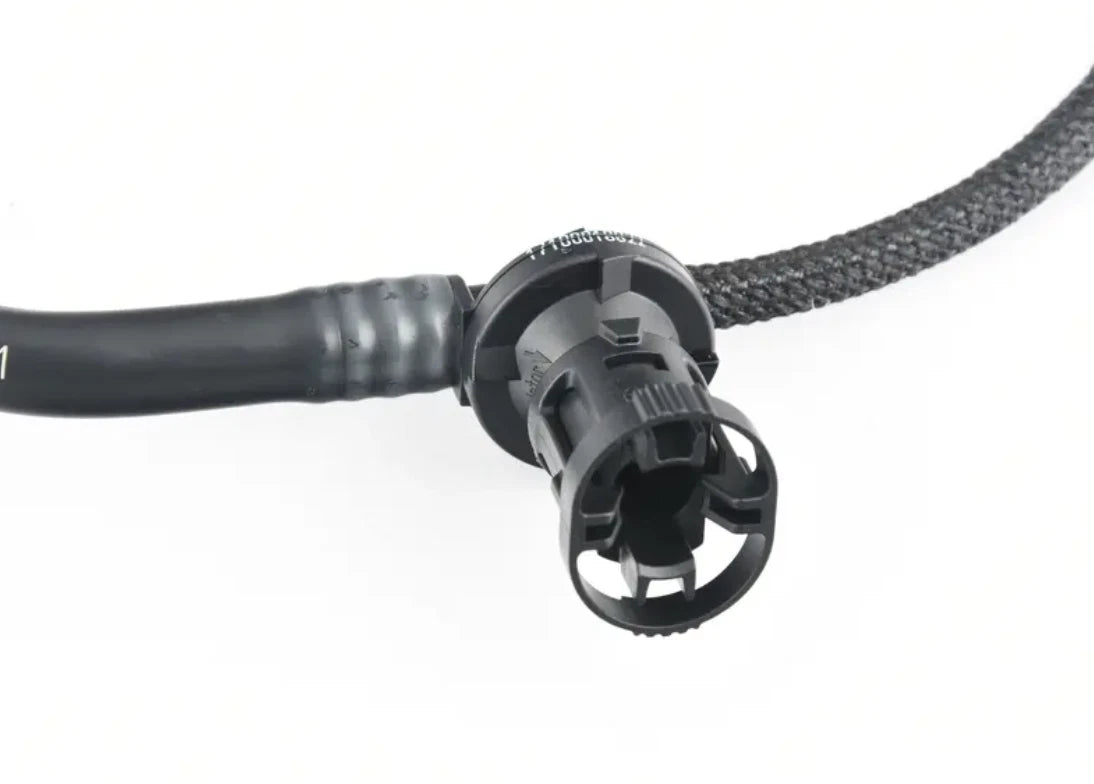 NEW BMW X5 F15 VACUUM PIPE WITH NON-RETURN VALVE 11667638502 7638502 ORIGINAL