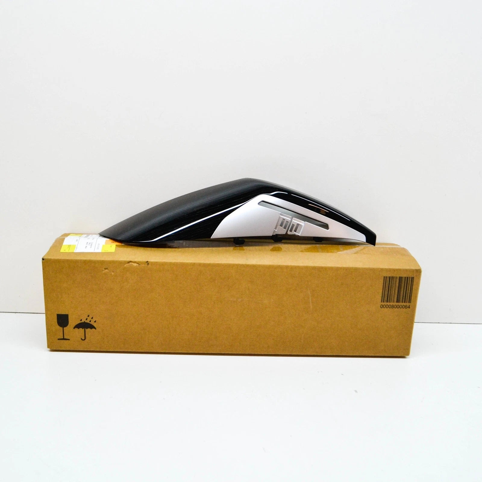 NEW BMW 7 G11 G12 RIGHT INTERIOR SEAT BELT COVER 51468067710 ORIGINAL