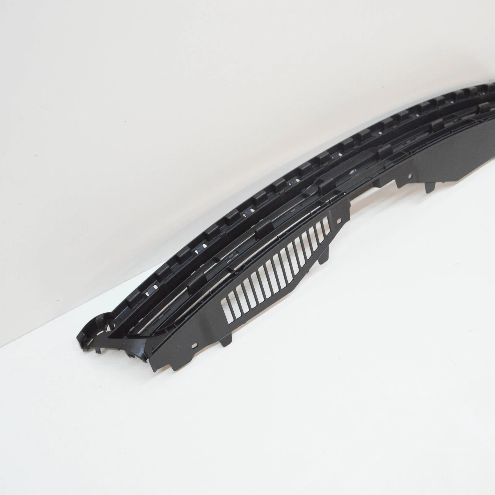 NEW VW SCIROCCO MK3 FRONT RADIATOR GRILLE 1K8853653B9B9 ORIGINAL