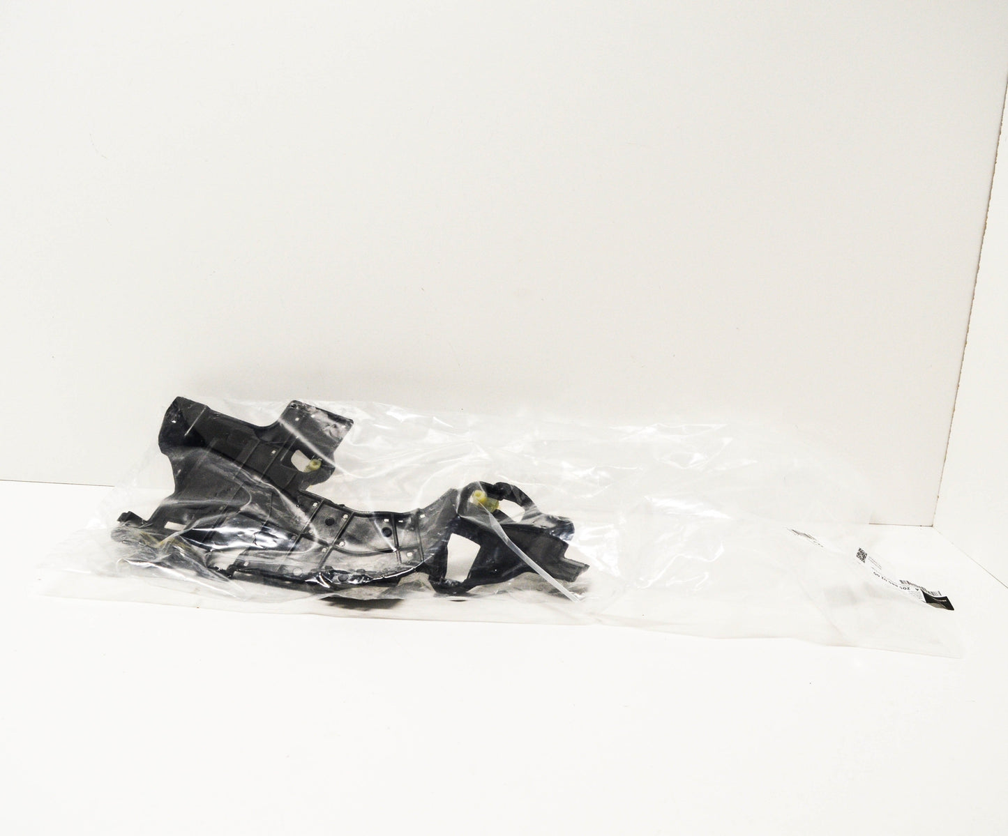 NEW MERCEDES-BENZ C-CLASS W205 RIGHT EXHAUST TIP BRACKET A2058850200 ORIGINAL