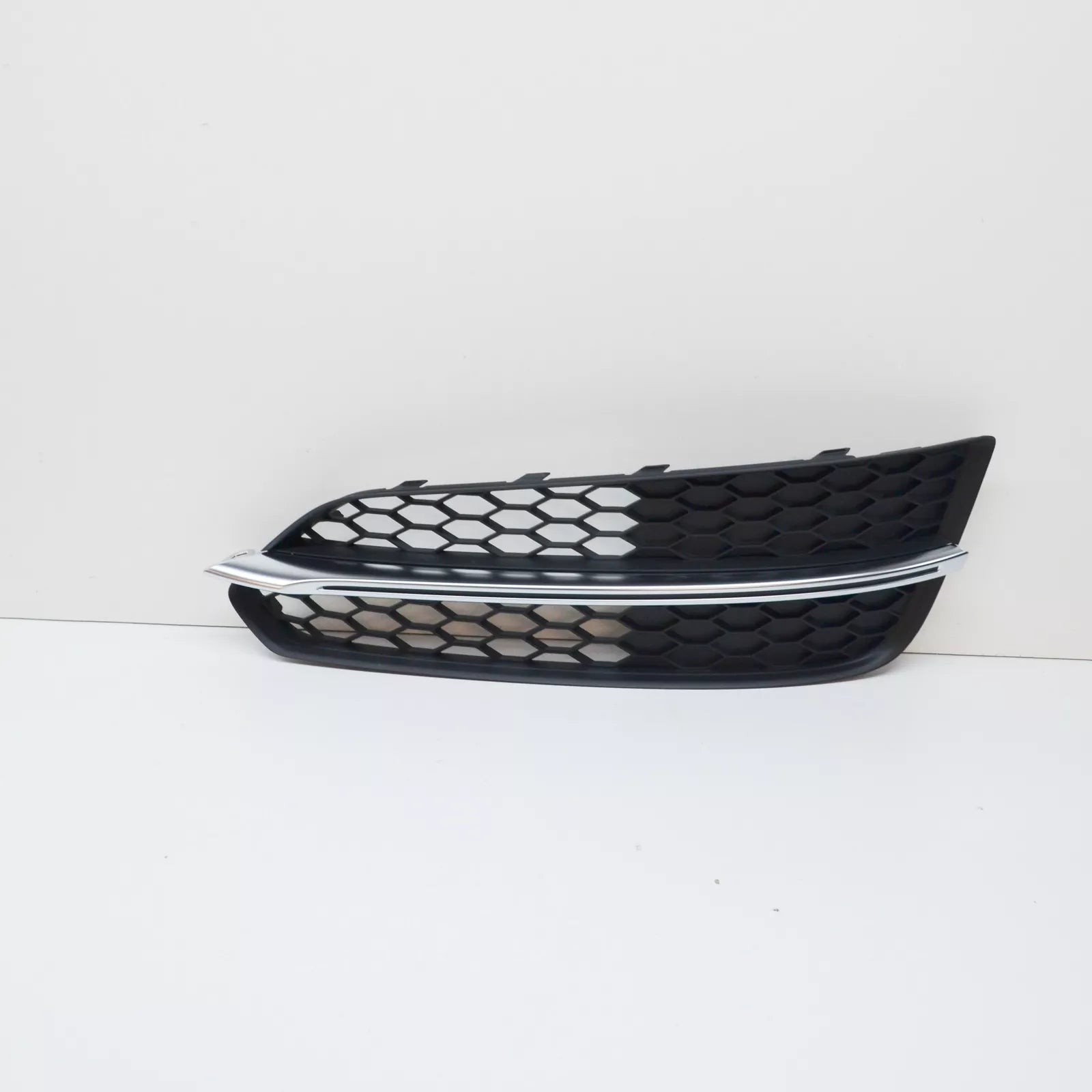 NEW AUDI A8 D4 LEFT SIDE LIGHT FOG GRILLE 4H0807679AC3FZ 4H0807679AC 3FZ