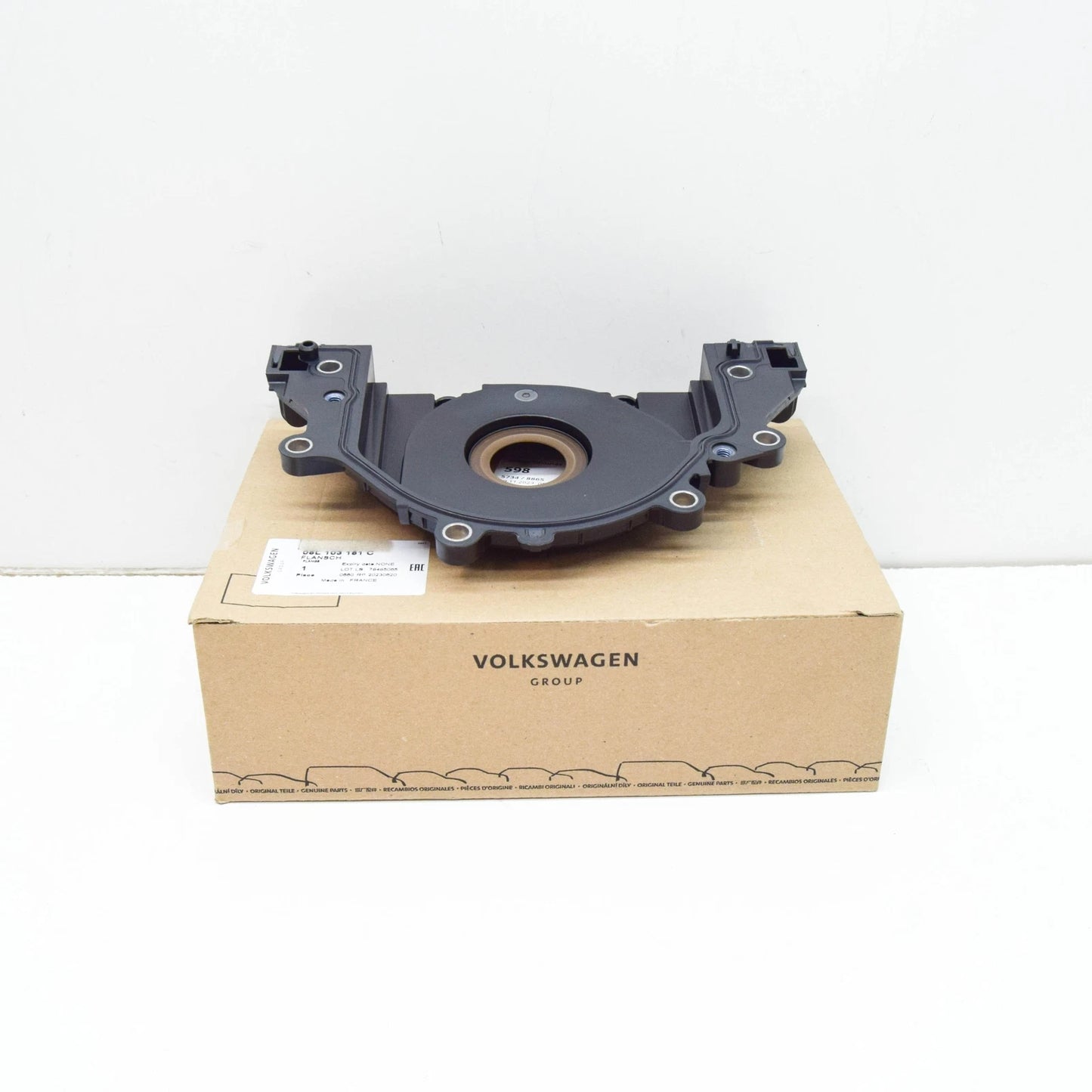 NEW AUDI Q5 FY CRANKCASE HOUSING SEALING FLANGE 05L103151C ORIGINAL