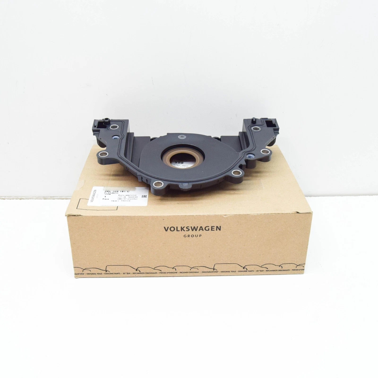 NEW AUDI Q5 FY CRANKCASE HOUSING SEALING FLANGE 05L103151C ORIGINAL