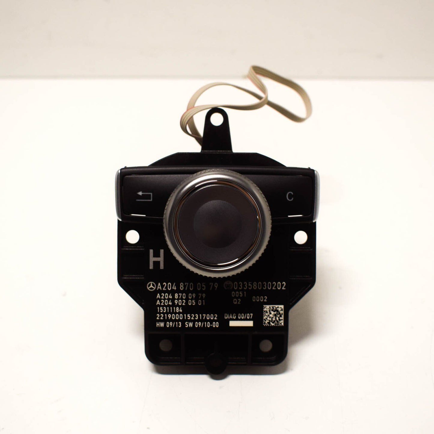 NEW MB C W204 CENTER CONSOLE STERIO CONTROL SWITCH A2048700579 ORIGINAL