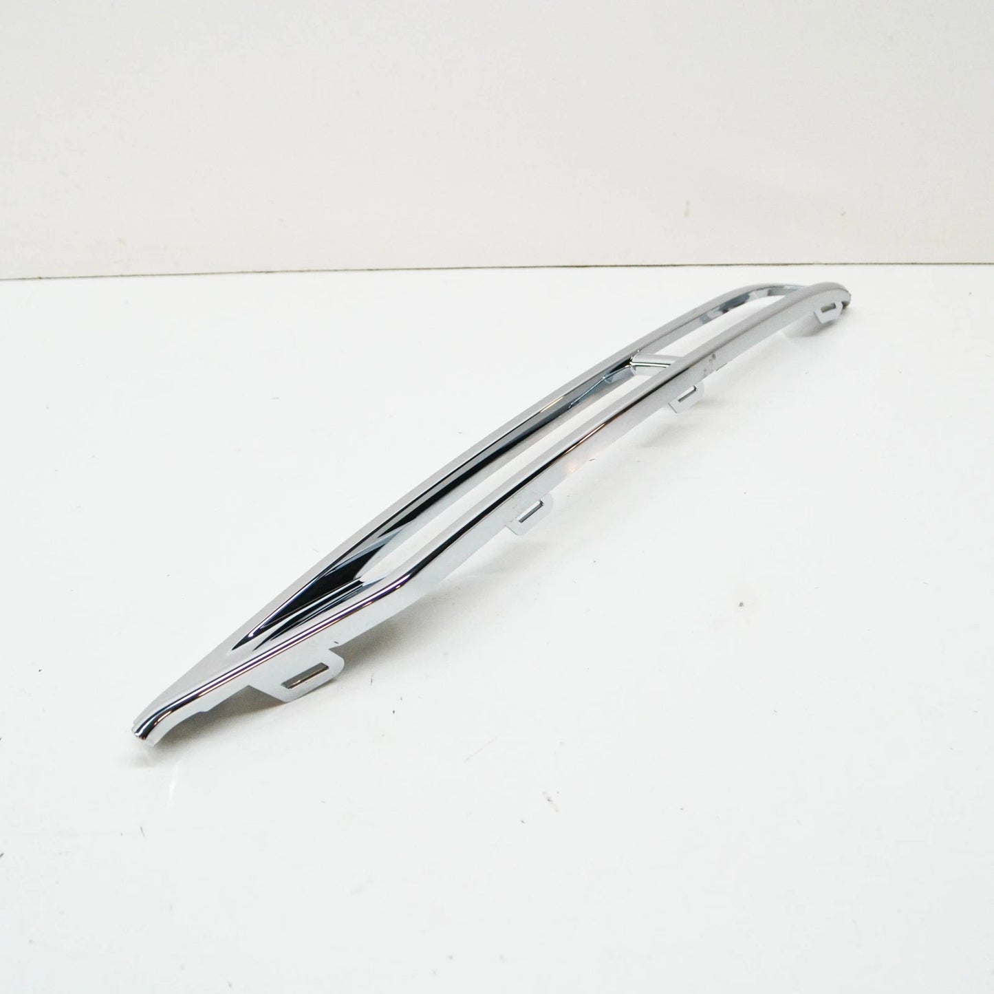 NEW VOLKSWAGEN PHAETON 3D FRONT LEFT BUMPER CHROME MOLDING 3D08072432ZZ ORIGINAL