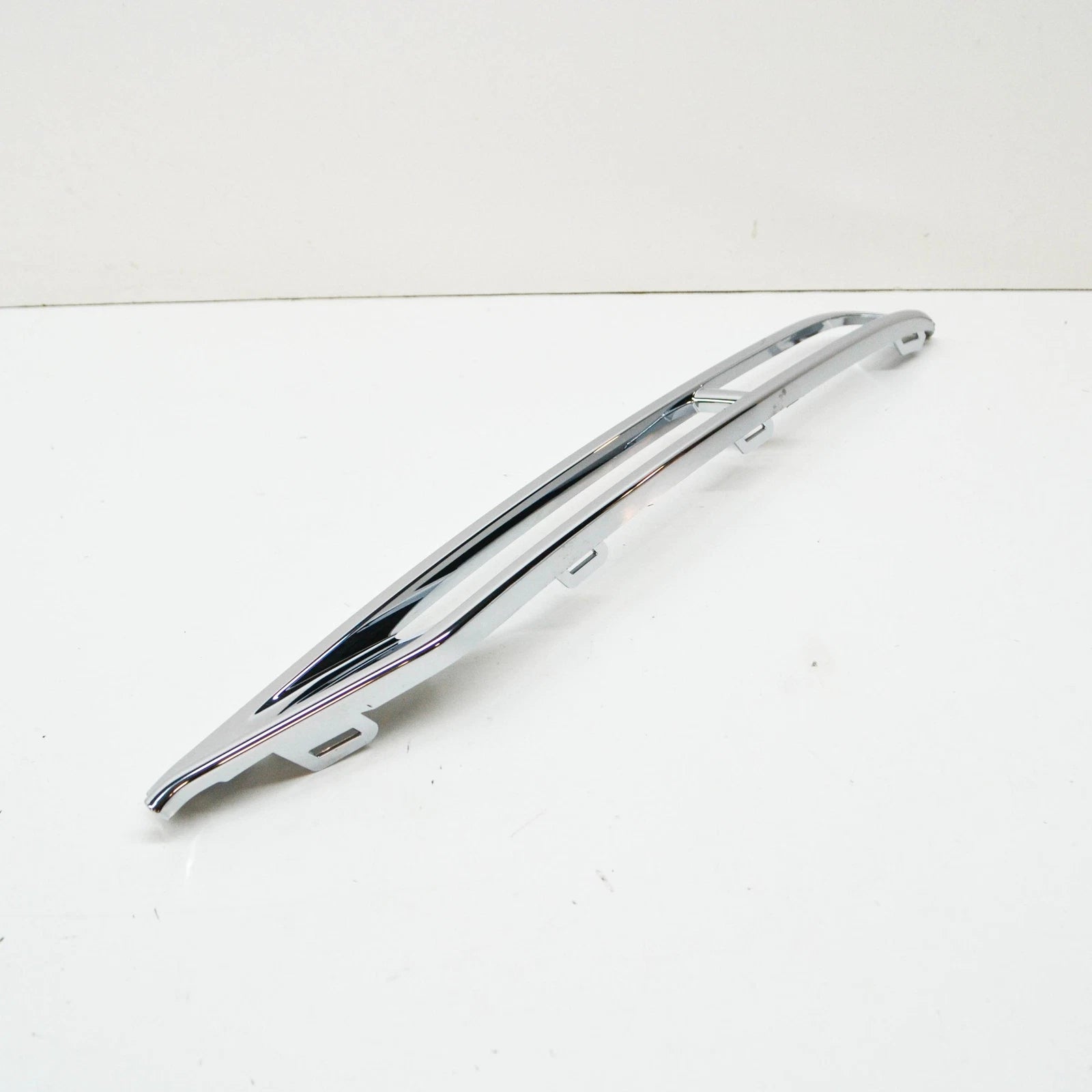 NEW VOLKSWAGEN PHAETON 3D FRONT LEFT BUMPER CHROME MOLDING 3D08072432ZZ ORIGINAL