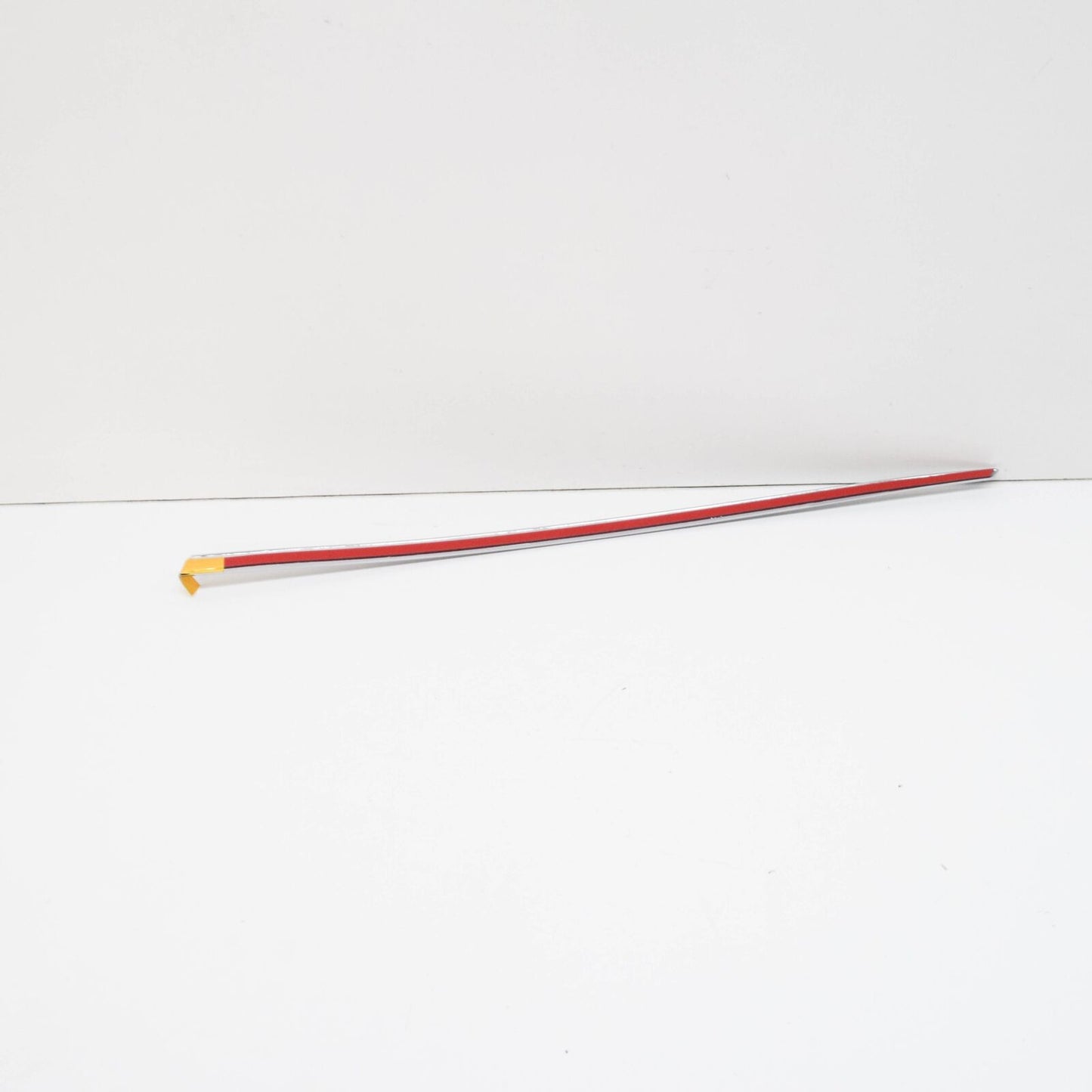 NEW MERCEDES-BENZ E COUPE C207 REAR RIGHT FENDER STRIP A2076980262 ORIGINAL