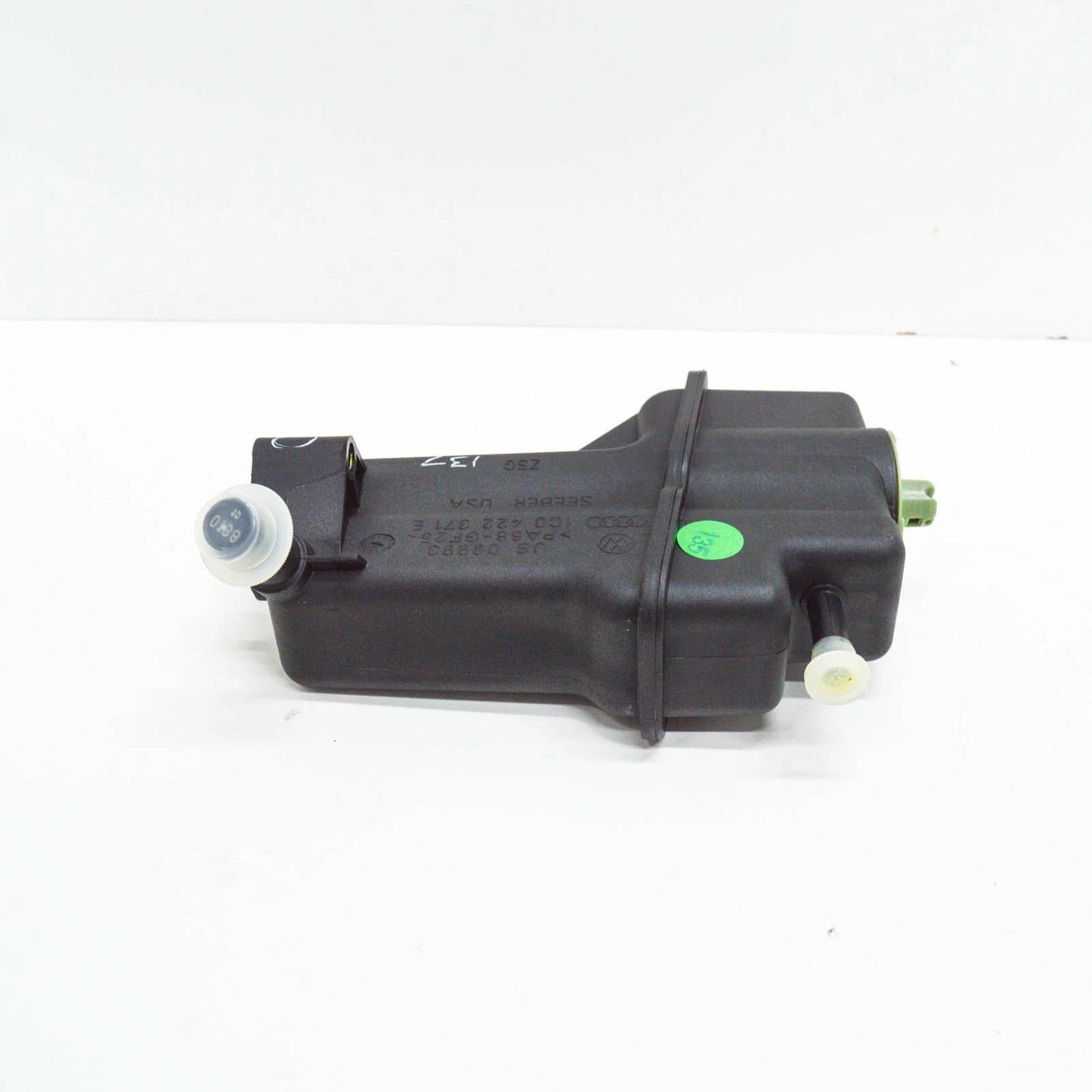 NEW VW BEETLE CONVERTIBLE 1C1 1C9 1Y7 9C1 9G1 OIL CONTAINER 1C0422371E