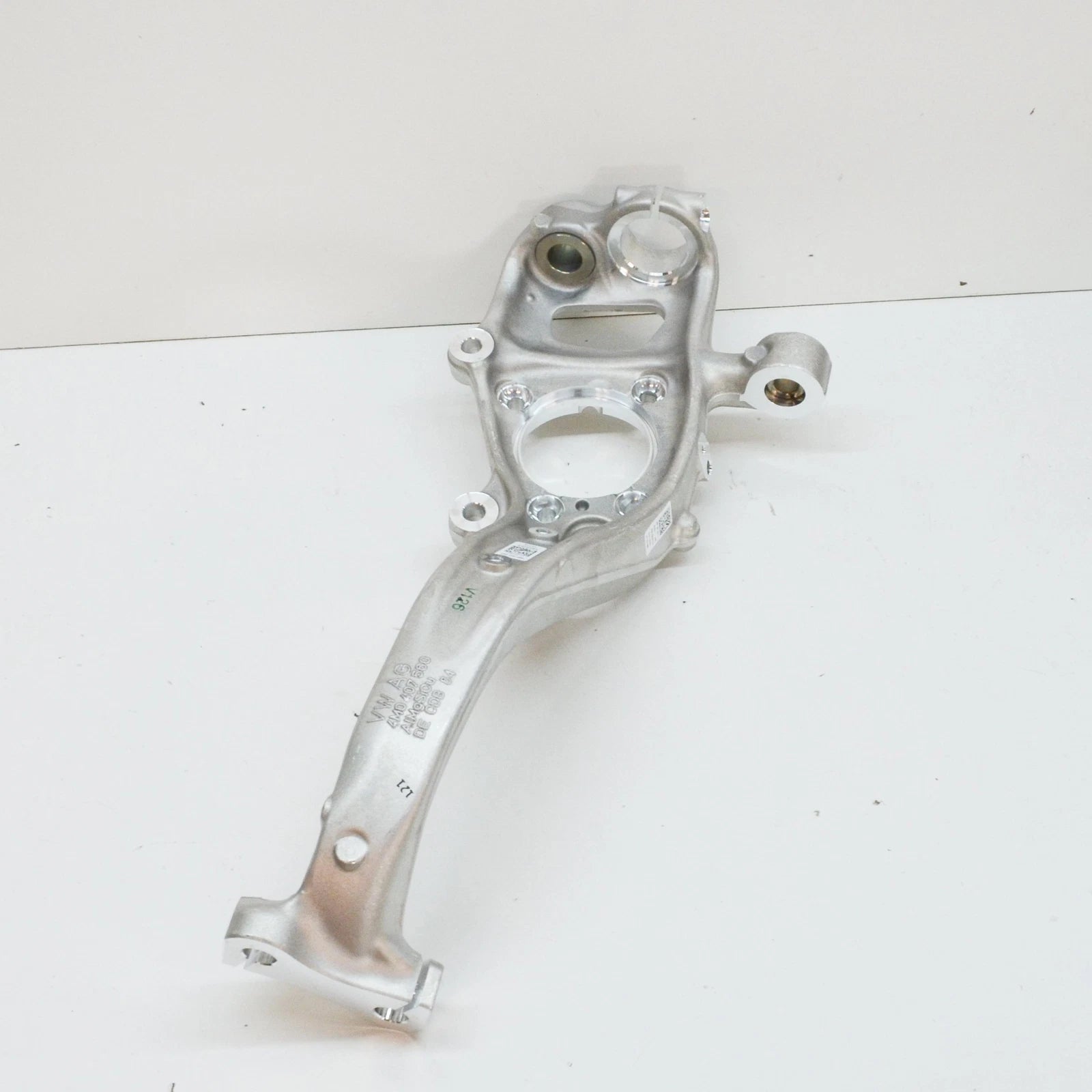 NEW AUDI Q7 4M FRONT RIGHT STEERING KNUCKLE 4M0407254J ORIGINAL