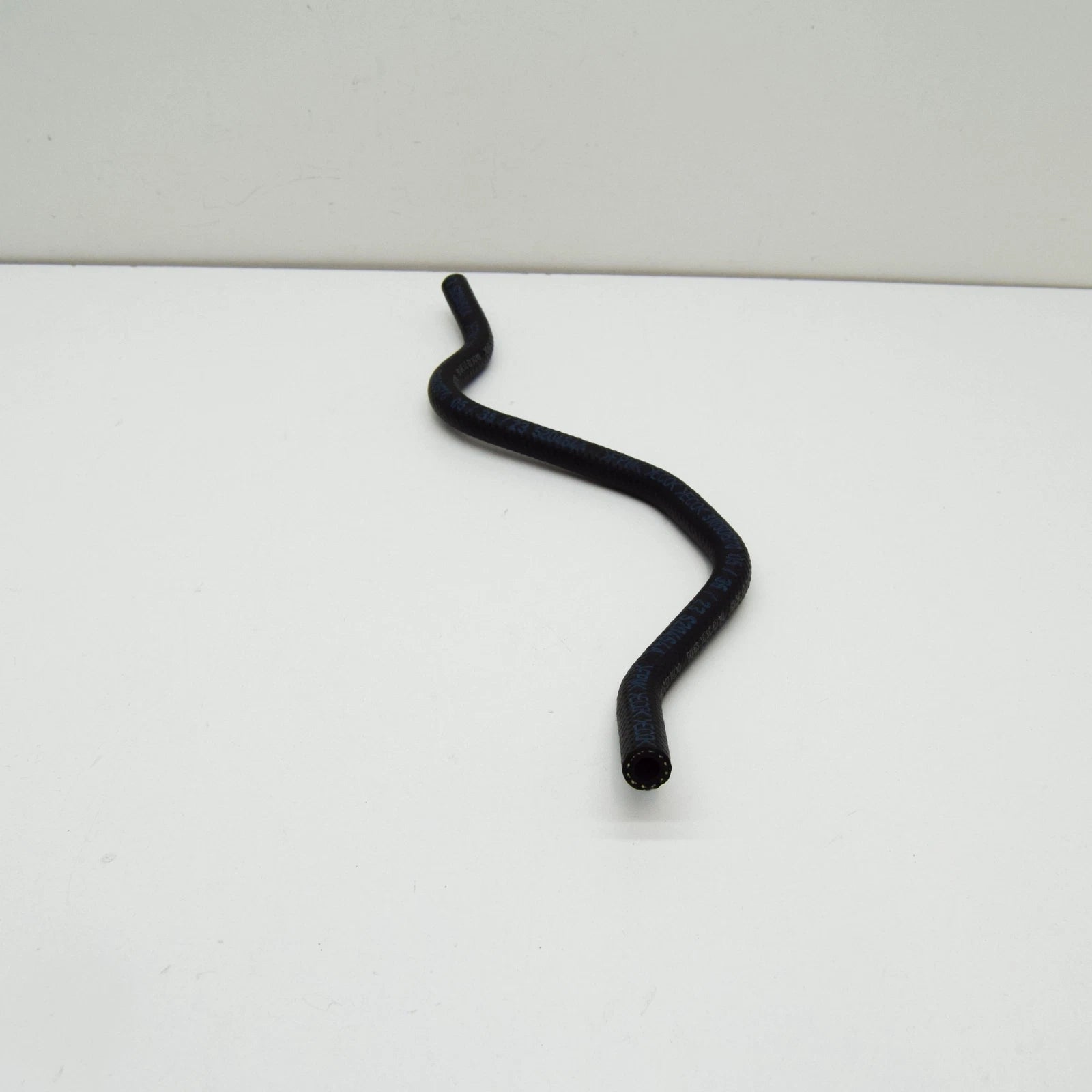 NEW MERCEDES-BENZ A W176 FUEL FEED HOSE A2464760126 ORIGINAL