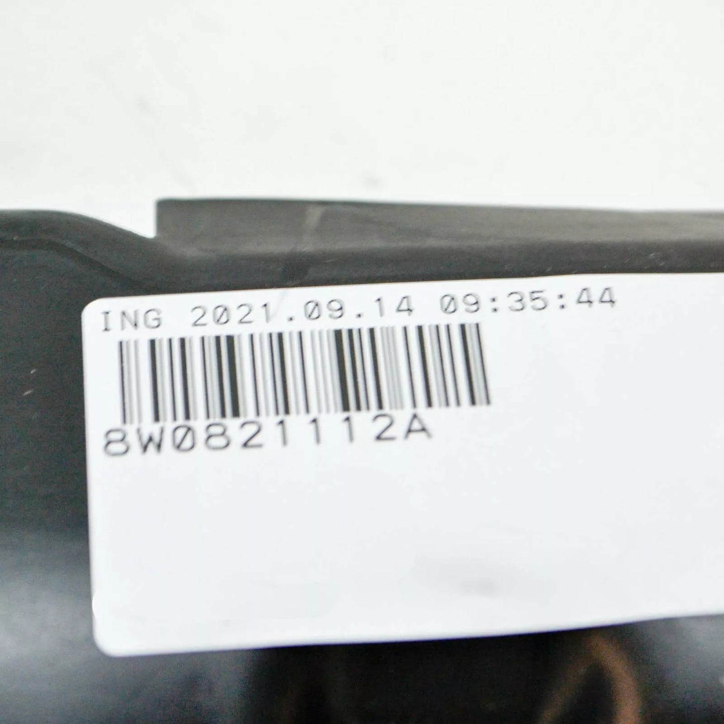 NEW AUDI A4 S4 B9 FRONT RIGHT WING FENDER FILLER INSULATOR 8W0821112A ORIGINAL