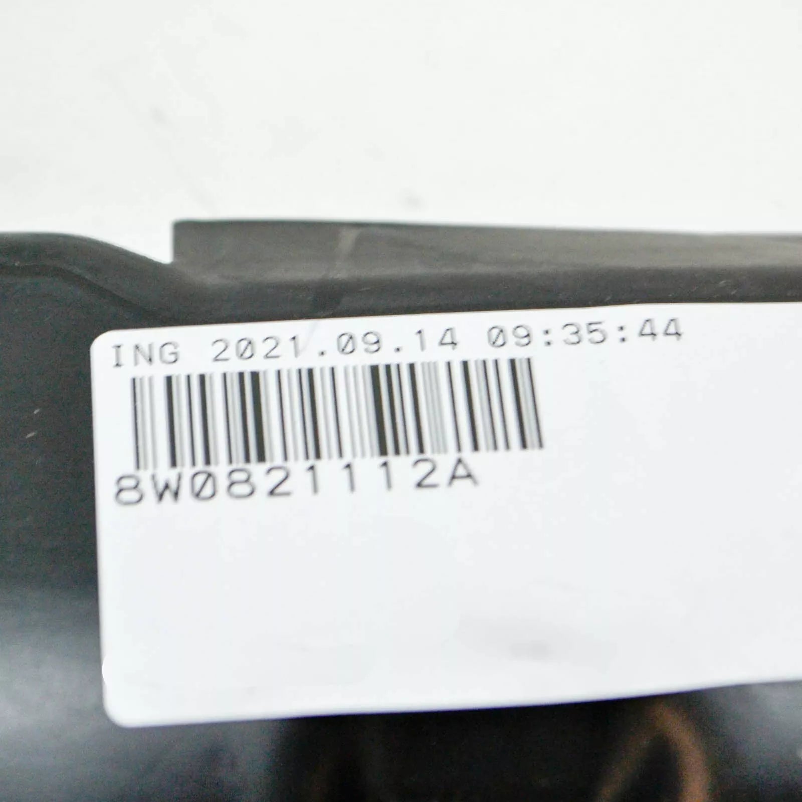 NEW AUDI A4 S4 B9 FRONT RIGHT WING FENDER FILLER INSULATOR 8W0821112A ORIGINAL