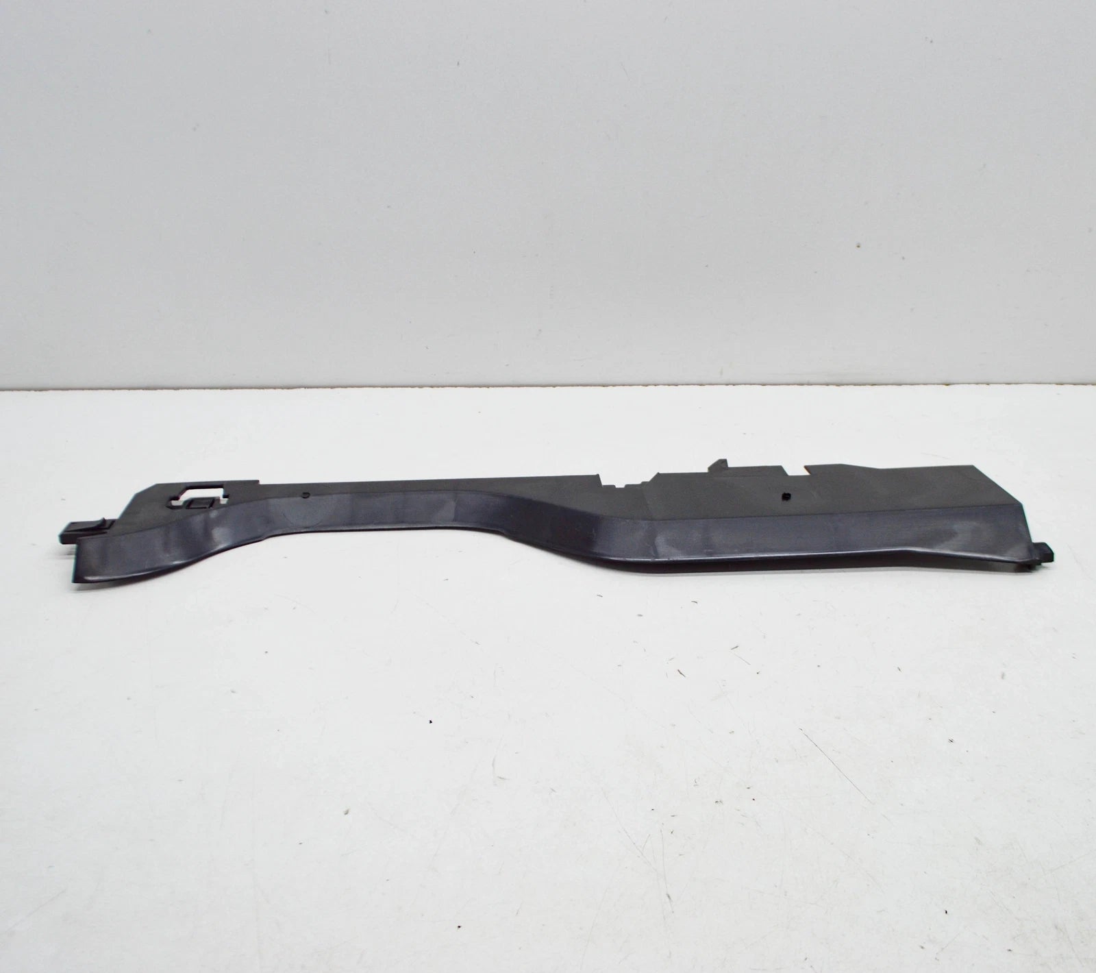 NEW BMW X5 G05 LEFT SIDE RADIATOR COVERING 17118655768 ORIGINAL