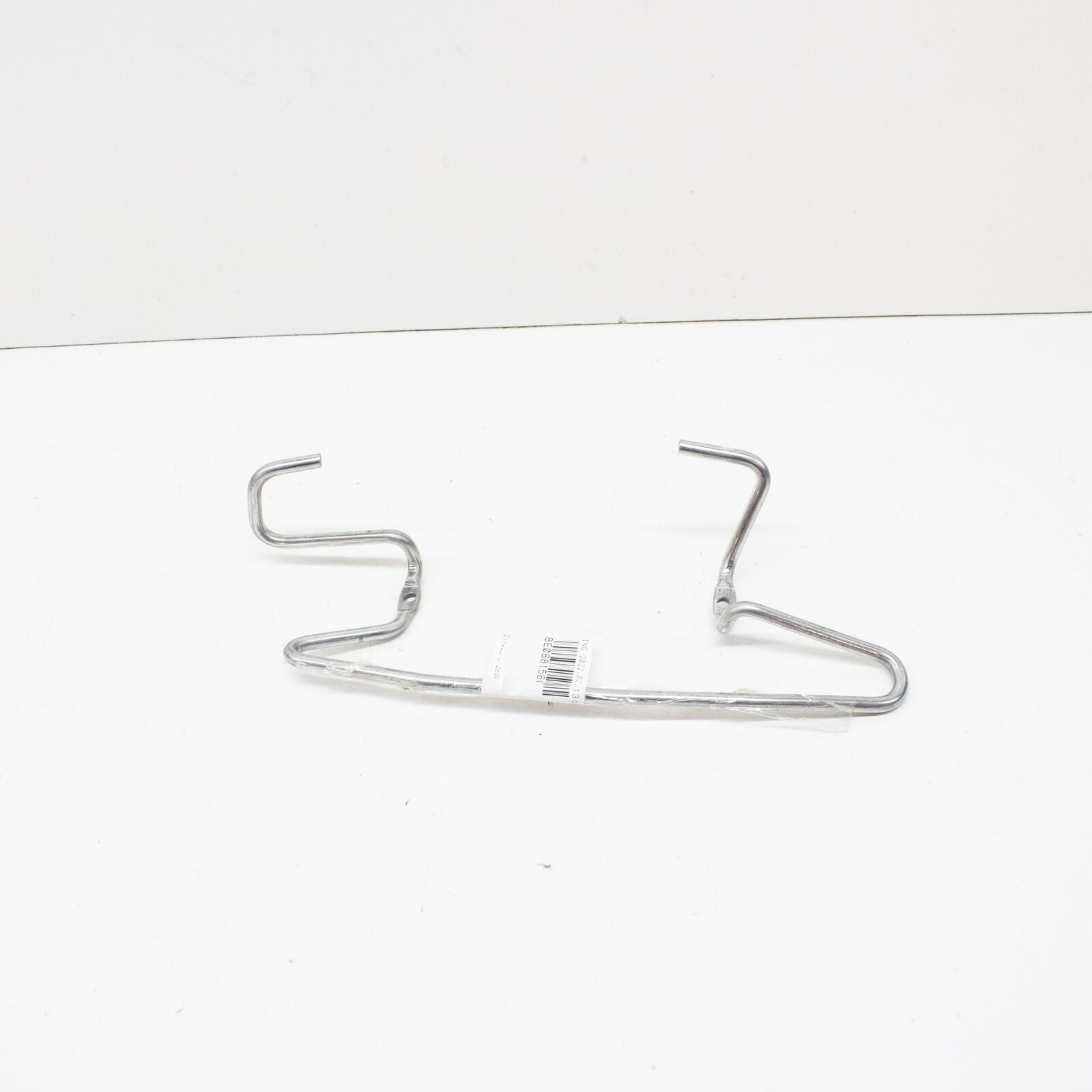 NEW AUDI A4 AVANT B7 FRONT RIGHT SEAT TRIM RETAINER 8E0881560A ORIGINAL