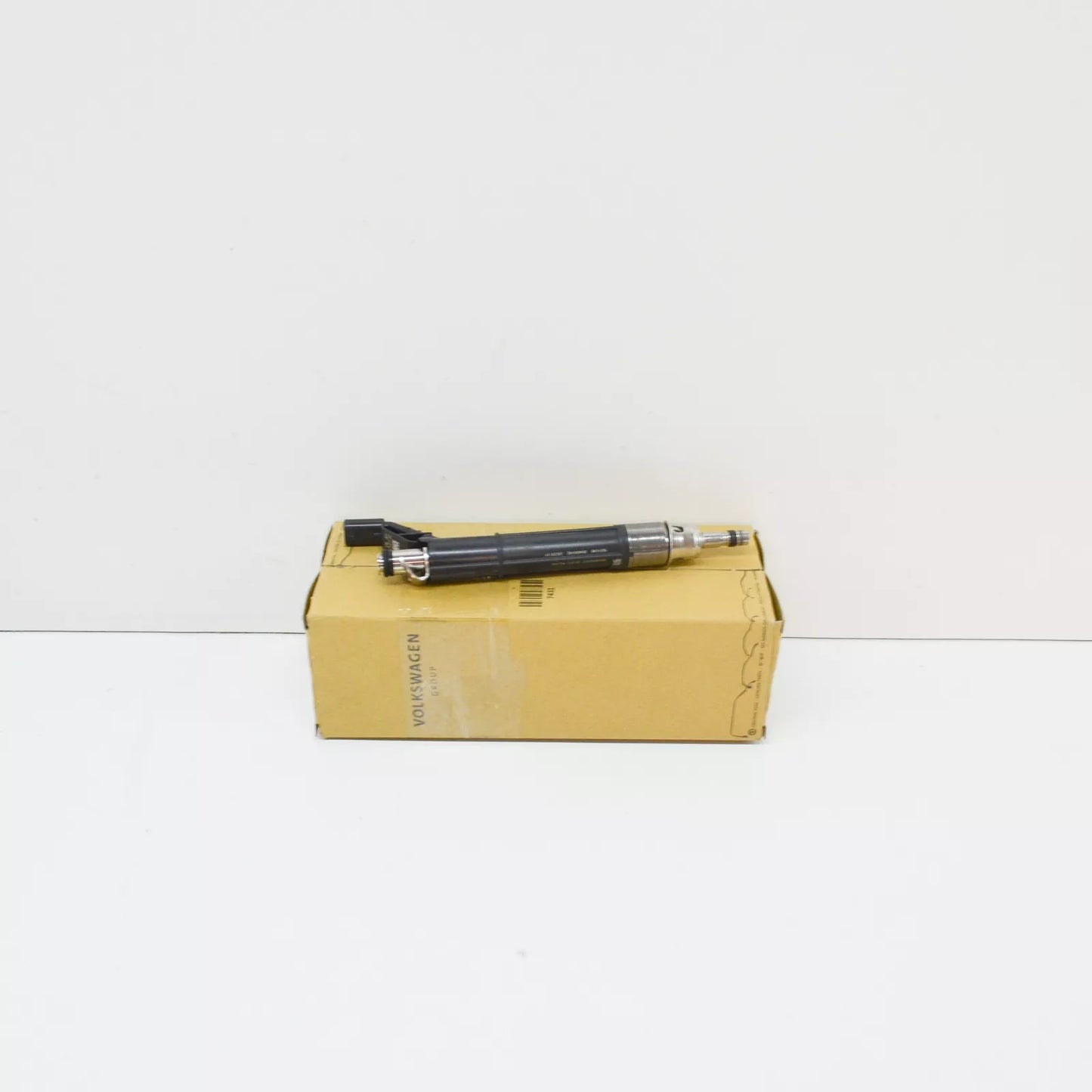 NEW AUDI Q7 4M FUEL INJECTOR 06M906036AE ORIGINAL