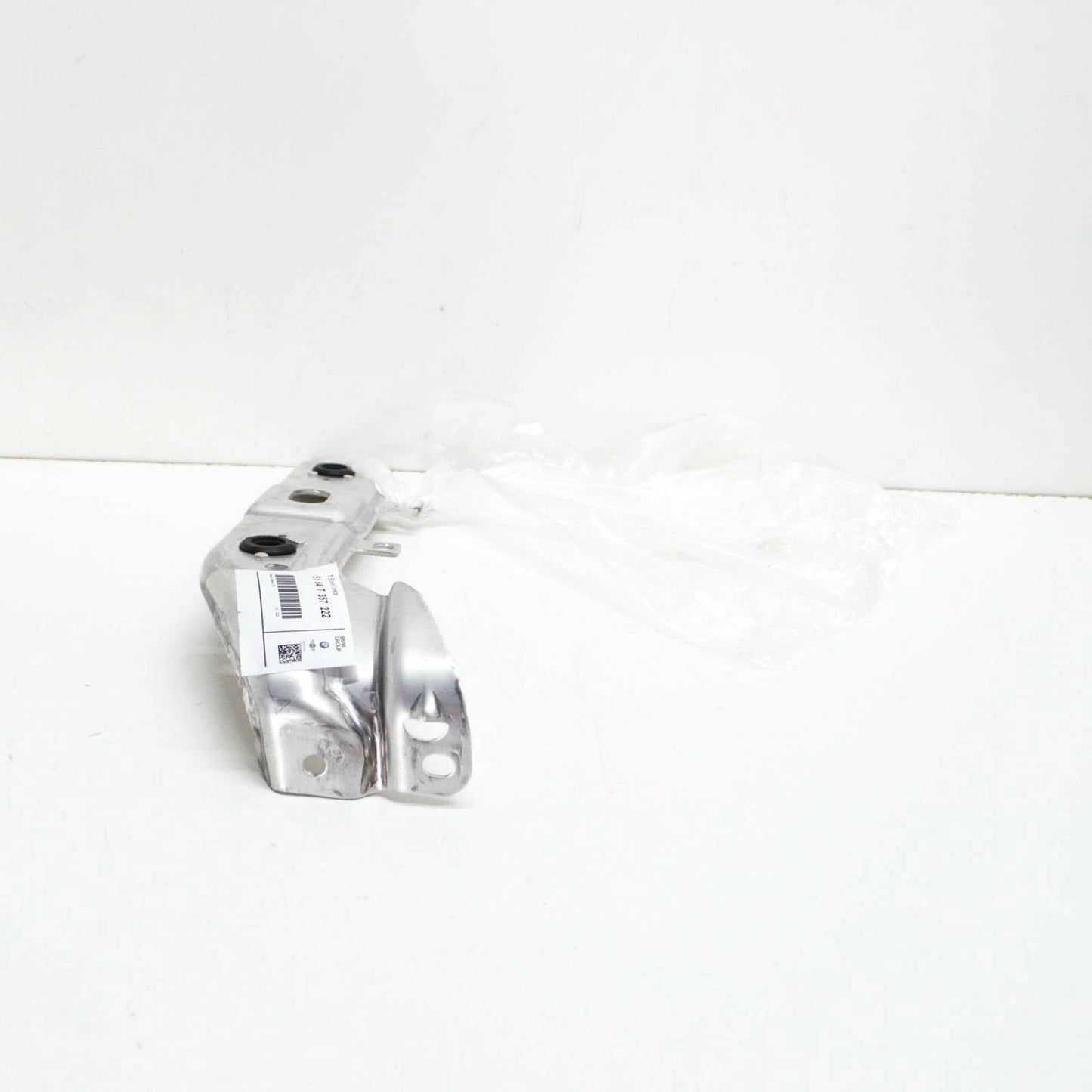 NEW BMW 5 G30 RIGHT LOWER RADIATOR SUPPORT BRACKET 51647357222 ORIGINAL