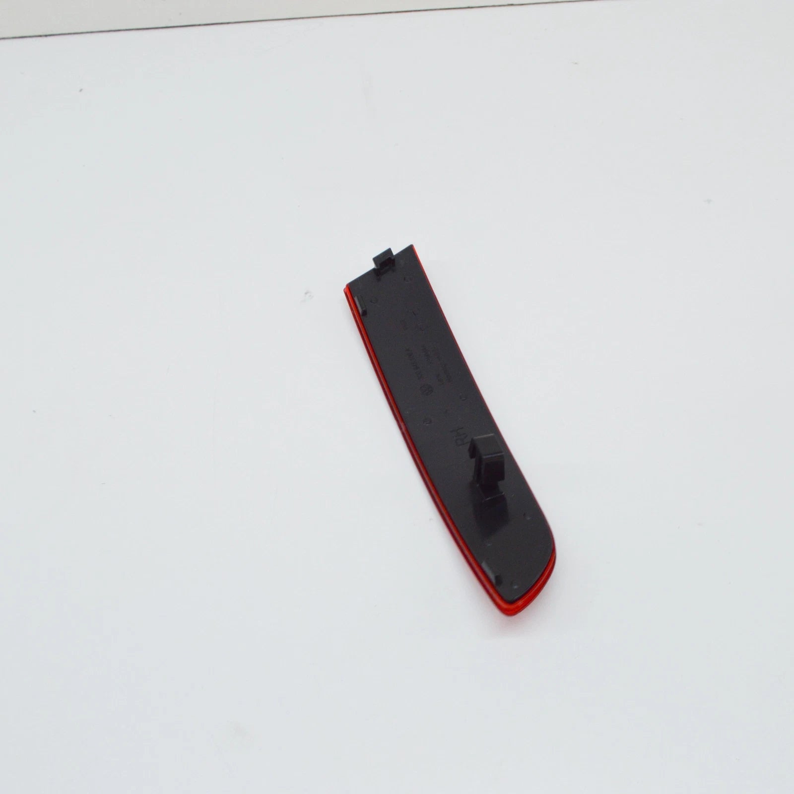 NEW VOLKSWAGEN PASSAT B6 REAR LIGHT REFLECTOR RIGHT 3C0945106A