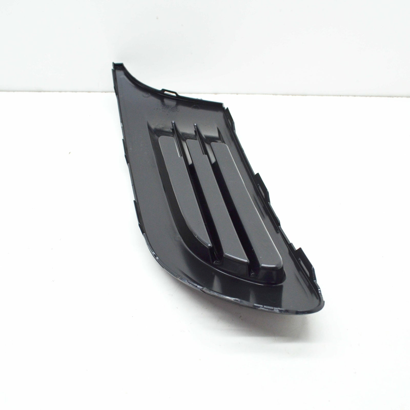 NEW VW GOLF MK5 PLUS FRONT BUMPER RIGHT VENT GRILLE 5M0853666J9B9 ORIGINAL