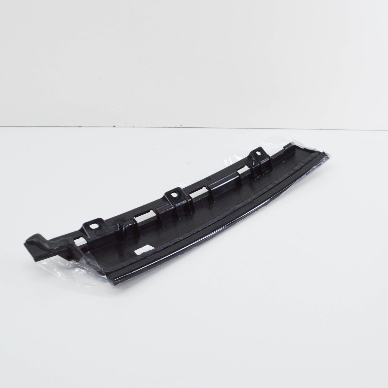 new ford mondeo mk4 front right door b-pillar moulding 1718439 original