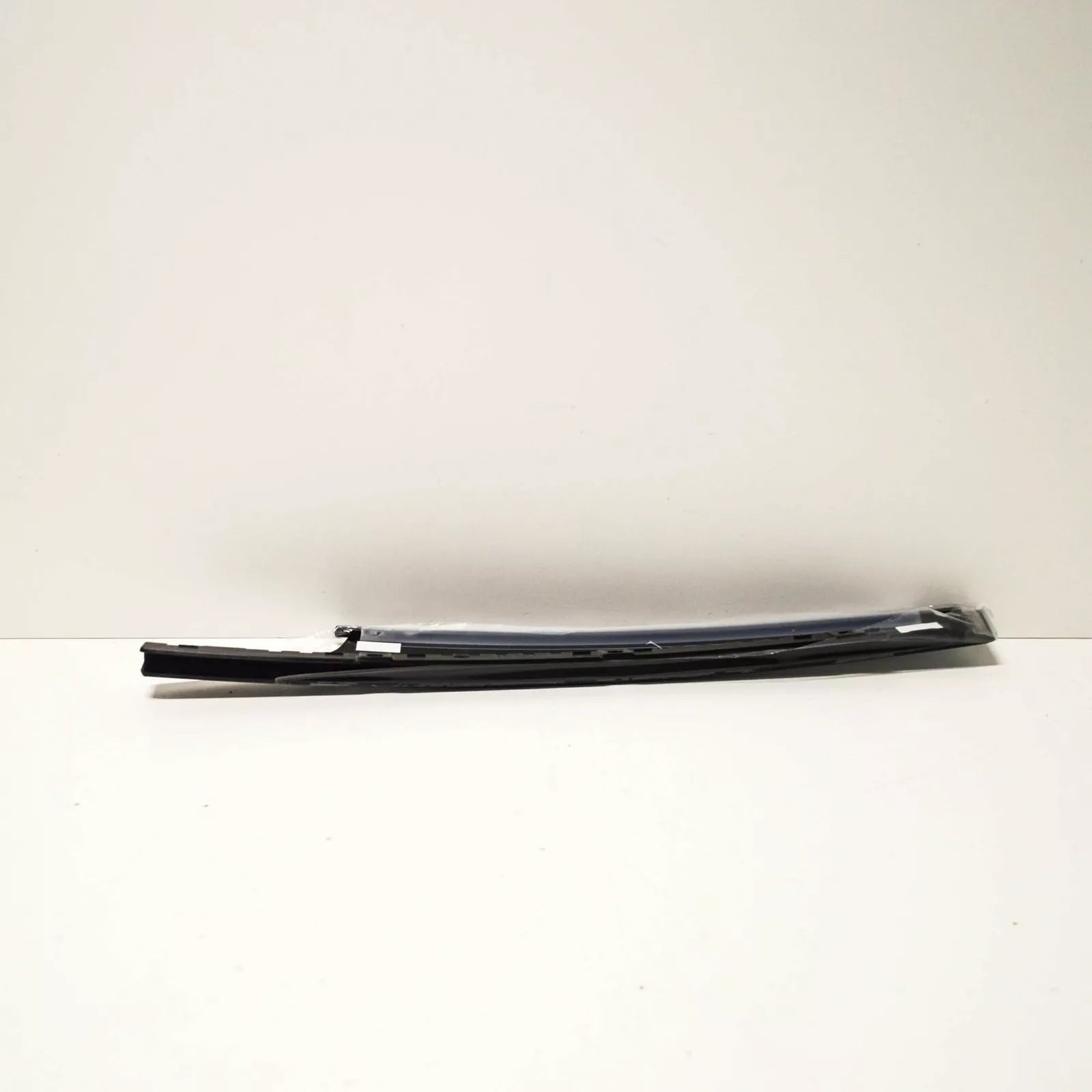 NEW AUDI Q5 8R FRONT LEFT DOOR EXTERIOR B PILLAR COVER 8R0837901P5FQ