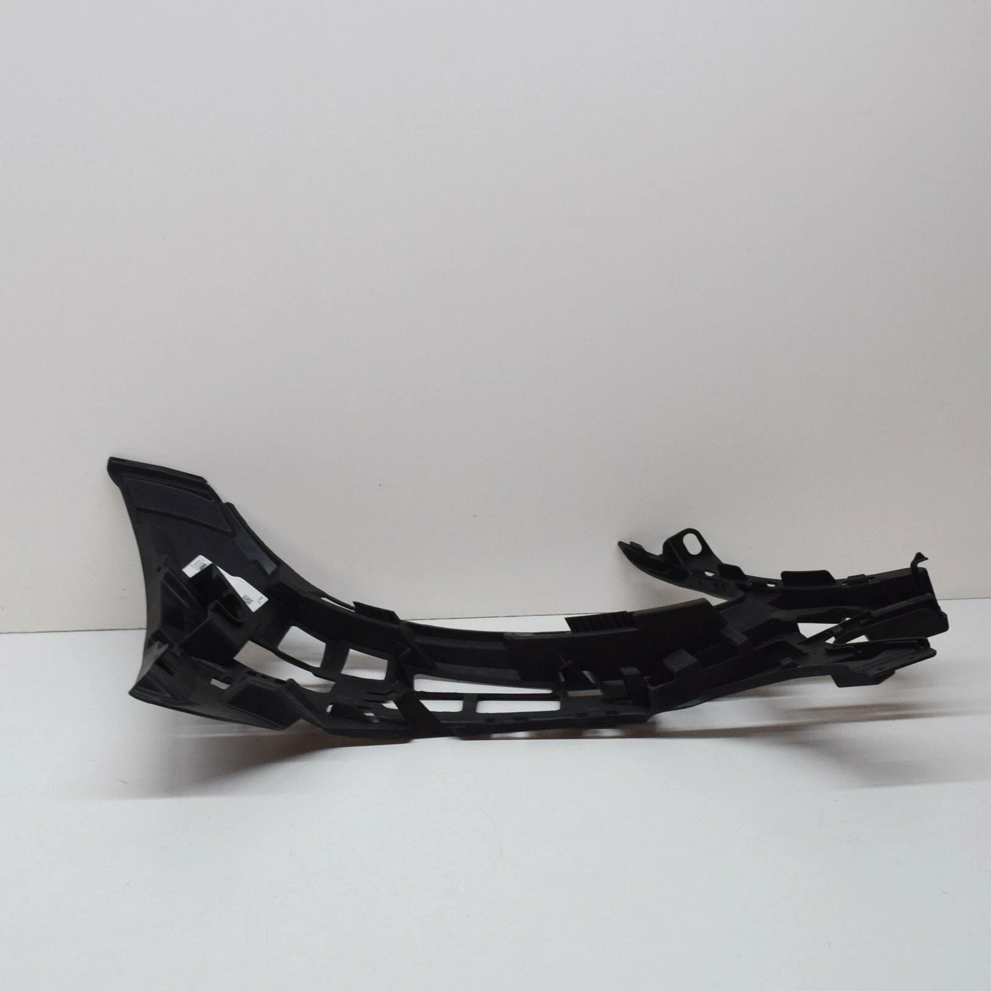 NEW MERCEDES-BENZ C-CLASS W205 FRONT BUMPER LEFT BRACKET A2058850765 ORIGINAL