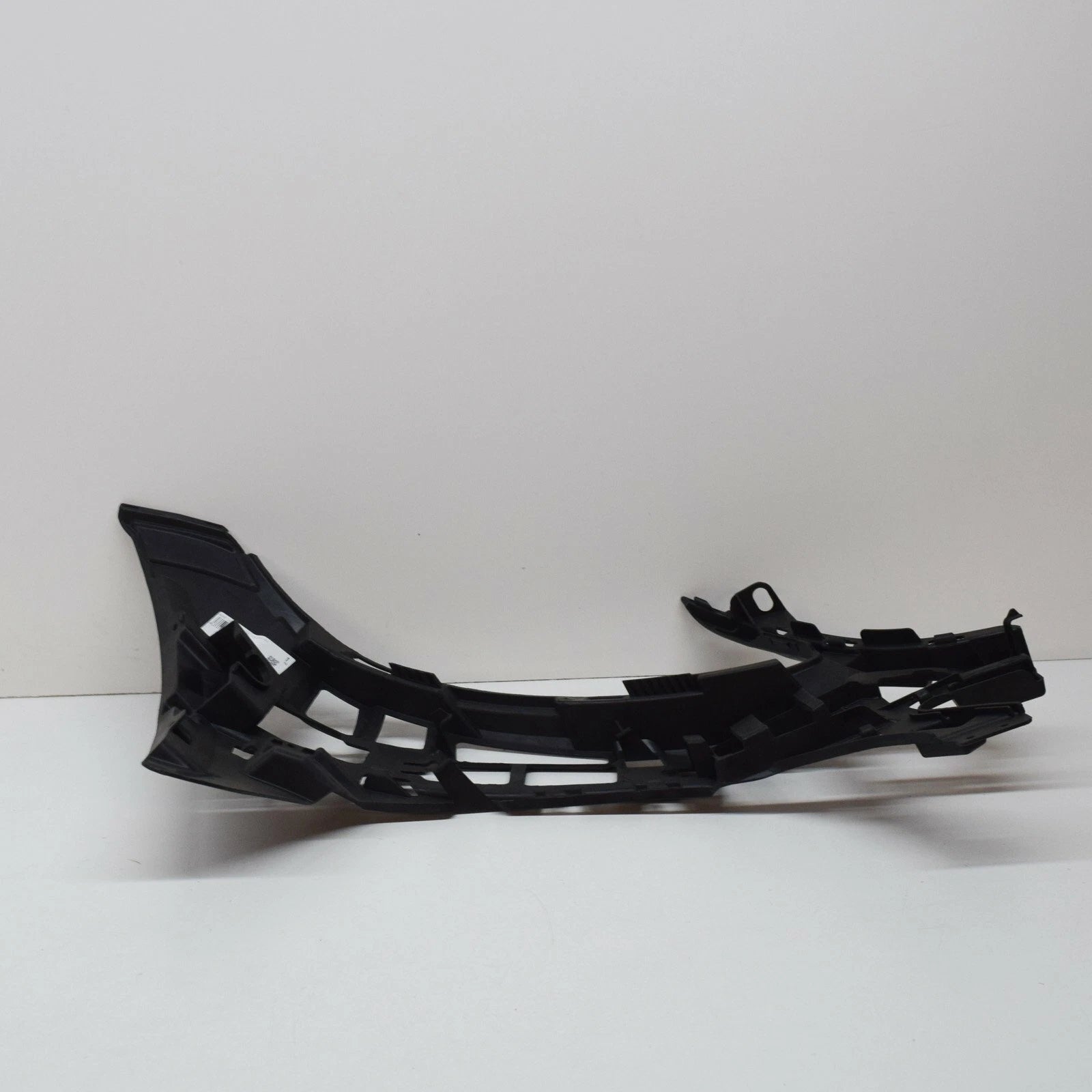 NEW MERCEDES-BENZ C-CLASS W205 FRONT BUMPER LEFT BRACKET A2058850765 ORIGINAL