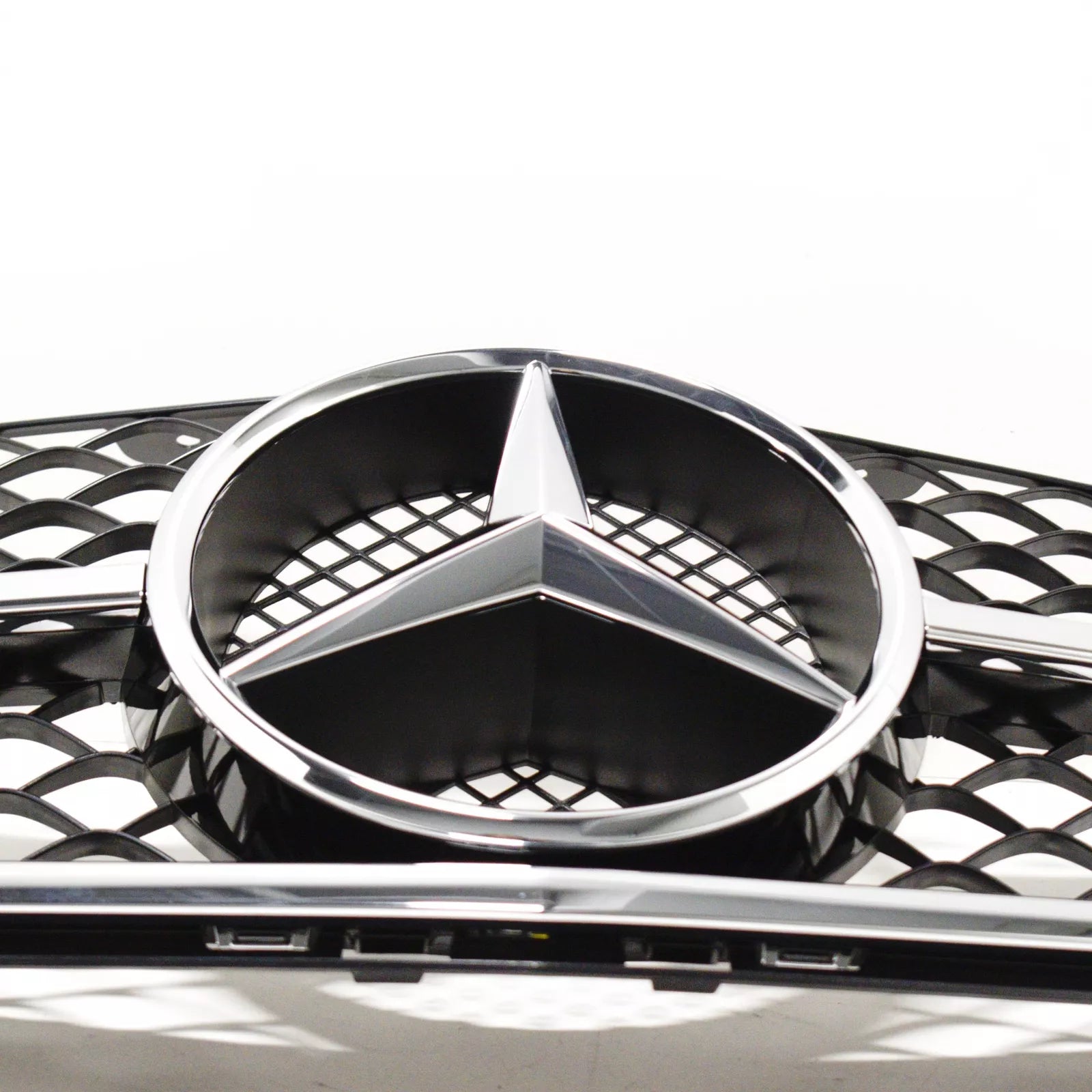 NEW MERCEDES-BENZ C W204 RADIATOR GRILLE A2048802483 ORIGINAL