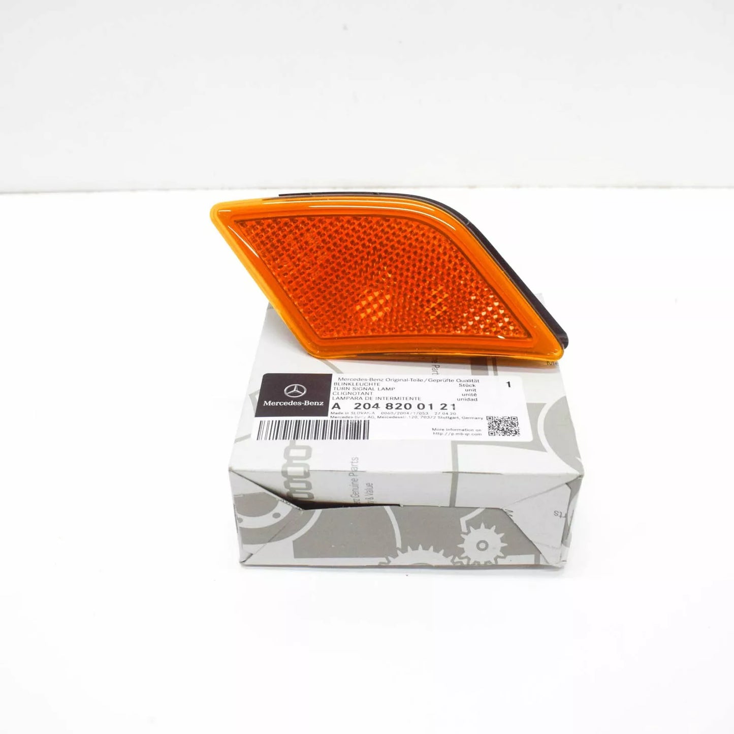 NEW MERCEDES-BENZ C-CLASS W204 FRONT BUMPER LEFT MARKER LIGHT A2048200121