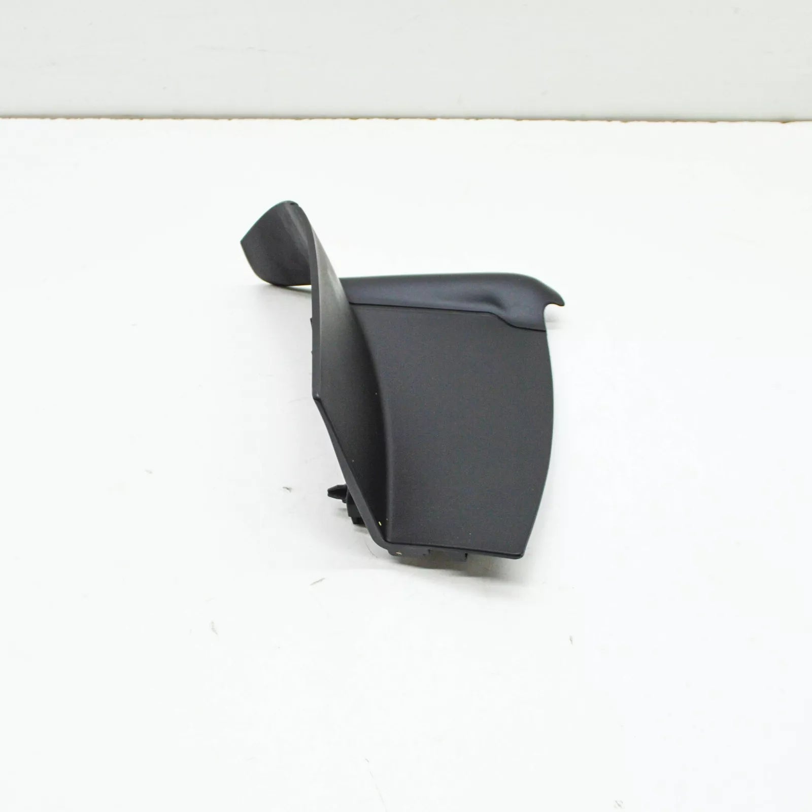 NEW AUDI RS4 AVANT B9 REAR RIGHT TAILLIGHT BEZEL TRIM 8W9945254A ORIGINAL