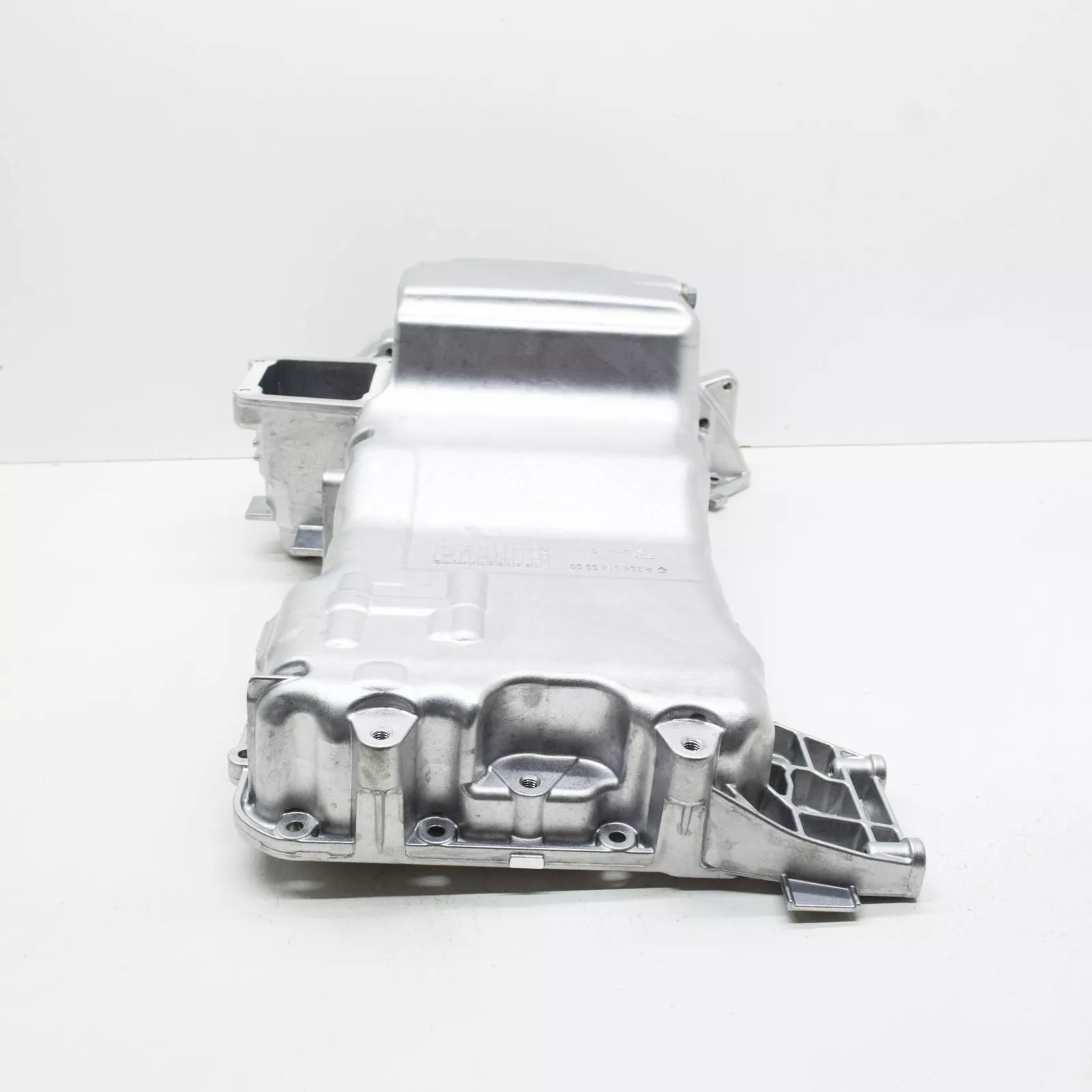 NEW MERCEDES-BENZ CLS C257 OIL PAN A2640102700 ORIGINAL