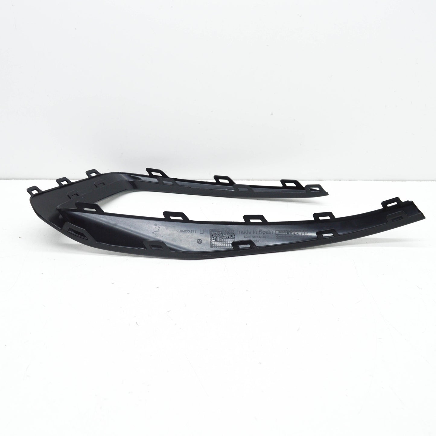 NEW VOLKSWAGEN POLO AW FRONT LEFT BUMPER TRIM 2G0853711041 ORIGINAL