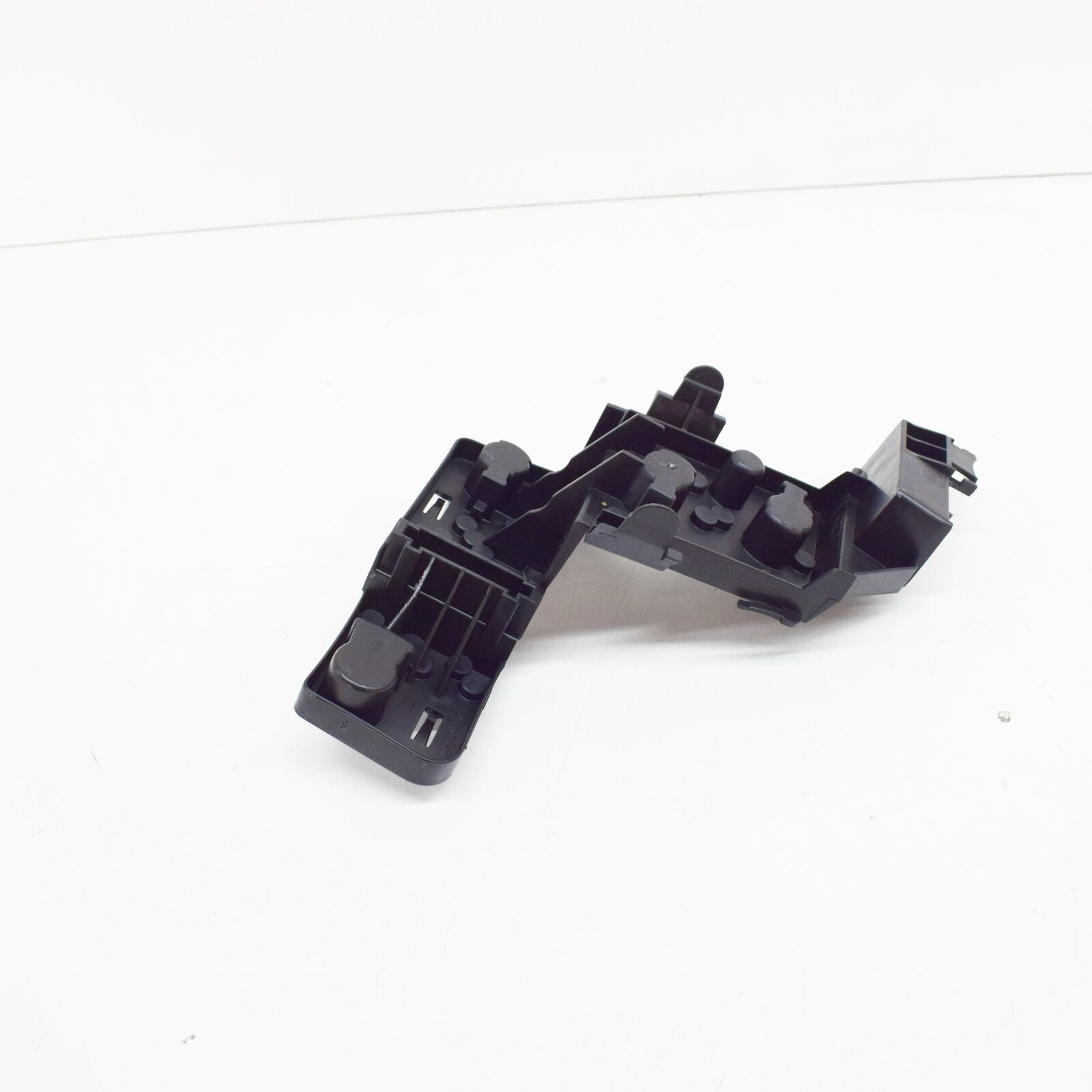 NEW MERCEDES-BENZ CLK C209 REAR RIGHT TAIL LAMP CARRIER A2098200277 ORIGINAL