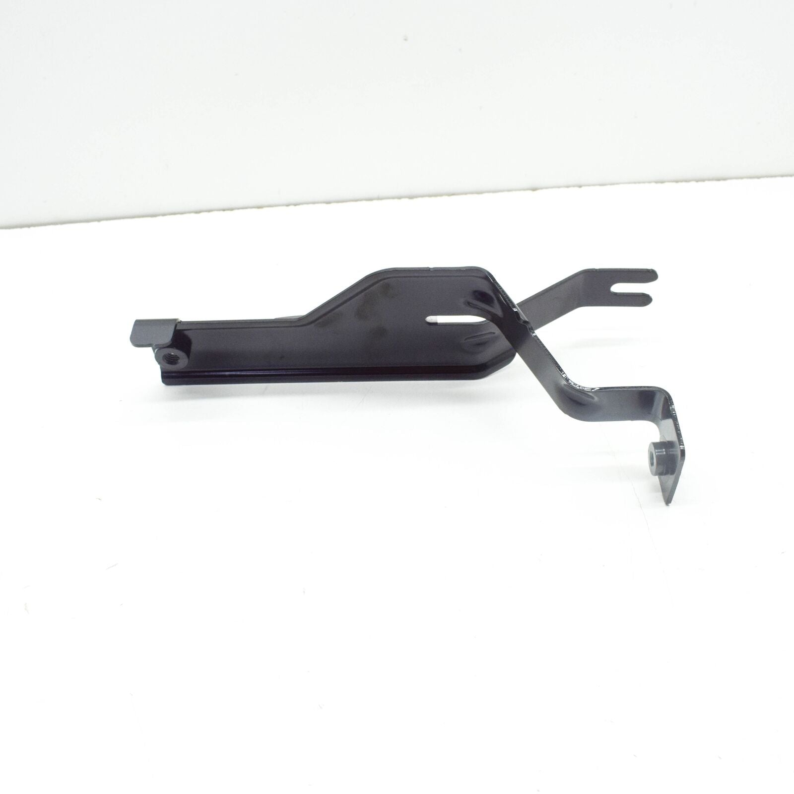 NEW MERCEDES BENZ E W212 RADIATOR SUPPORT BRACKET A2126200900 ORIGINAL