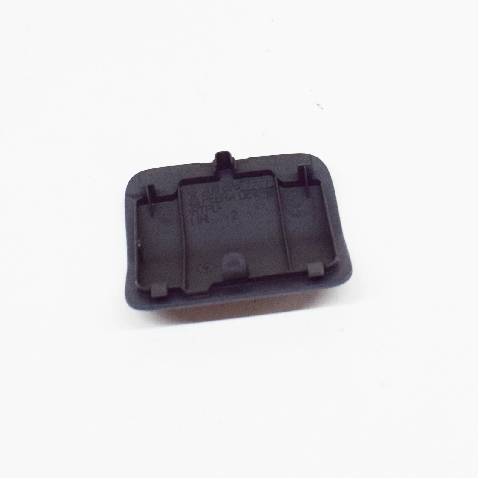 NEW MB CLK C208 REAR LEFT SIDE SKIRT JACK POINT COVER A20869839309999