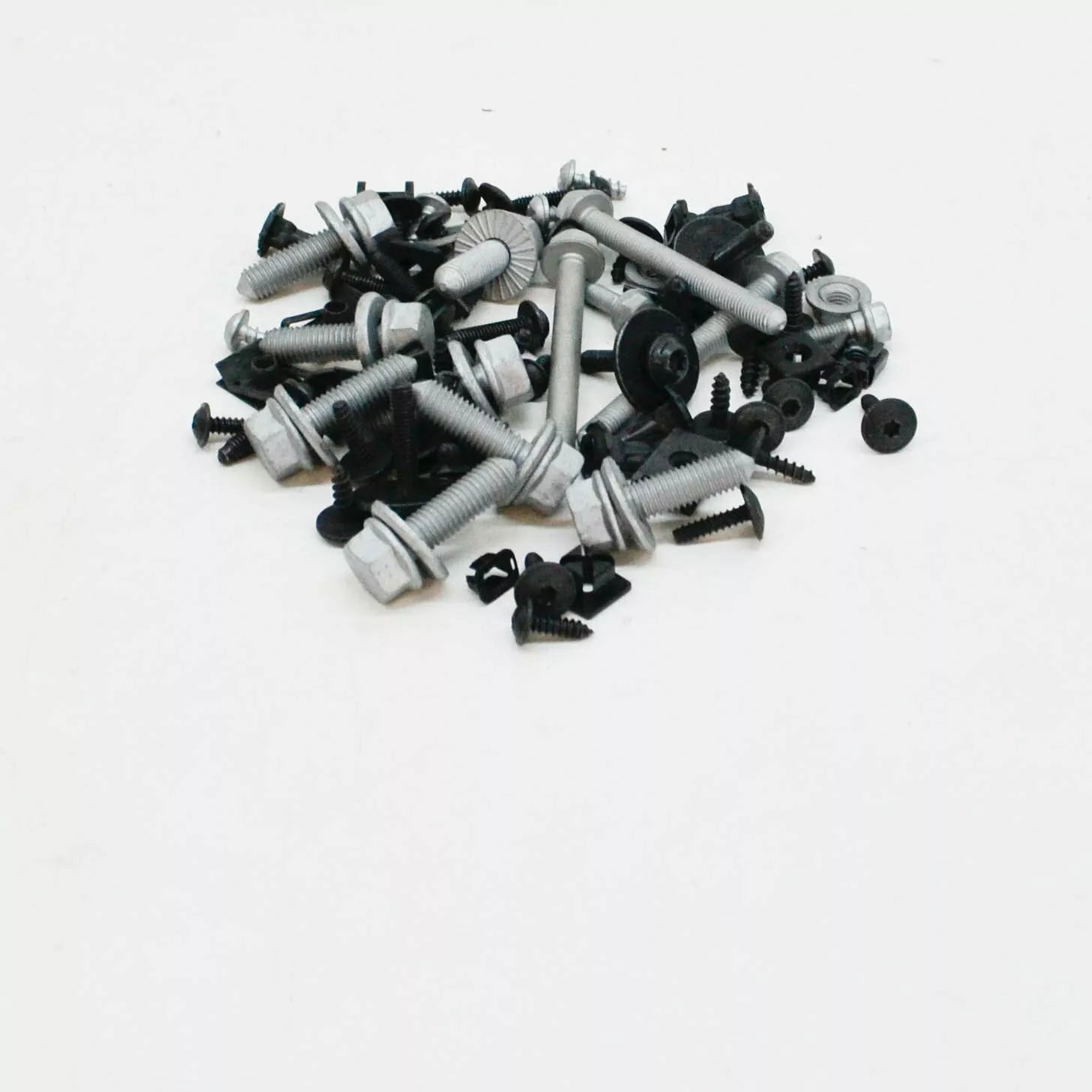 NEW AUDI A3 8P FRONT BUMPER FIXING PARTS 1 SET 8P0098623A