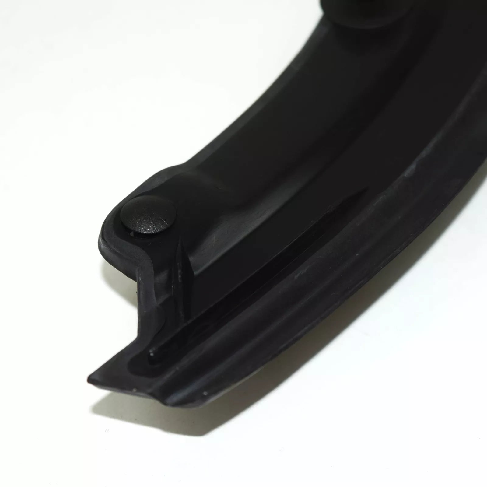 NEW MERCEDES C-CLASS W203 FRONT DOOR WEATHERSTRIP SEAL RIGHT A2037202078