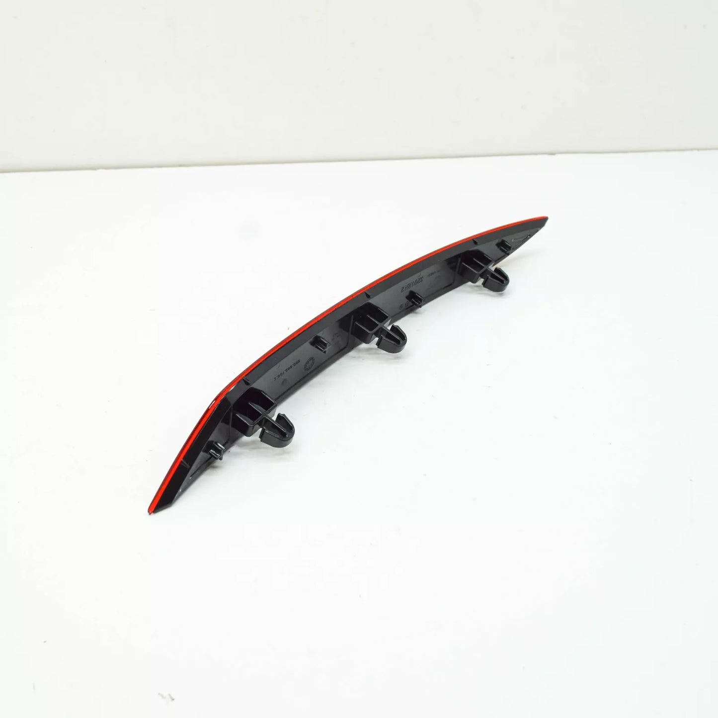 NEW VOLKSWAGEN GOLF MK7 REAR RIGHT BUMPER REFLECTOR 5G0945106C ORIGINAL