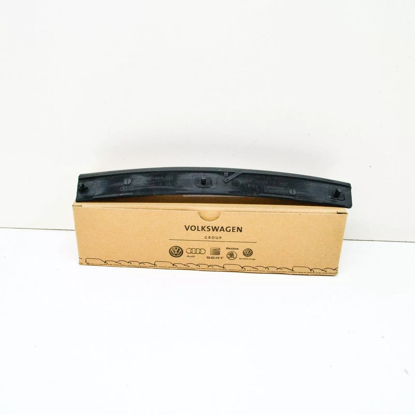 NEW AUDI E-TRON FRONT BONNET HOOD IMPACT PROTECTION 4KE823126 ORIGINAL