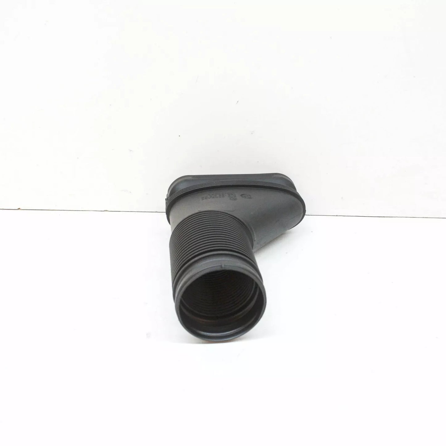NEW AUDI A3 8P AIR INTAKE DUCT 1K0129618BM