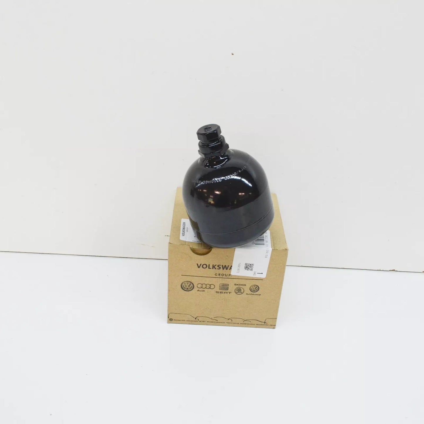 NEW AUDI R8 42 OEM AUTOMATIC GEARBOX PRESSURE ACCUMULATOR 086325585 ORIGINAL