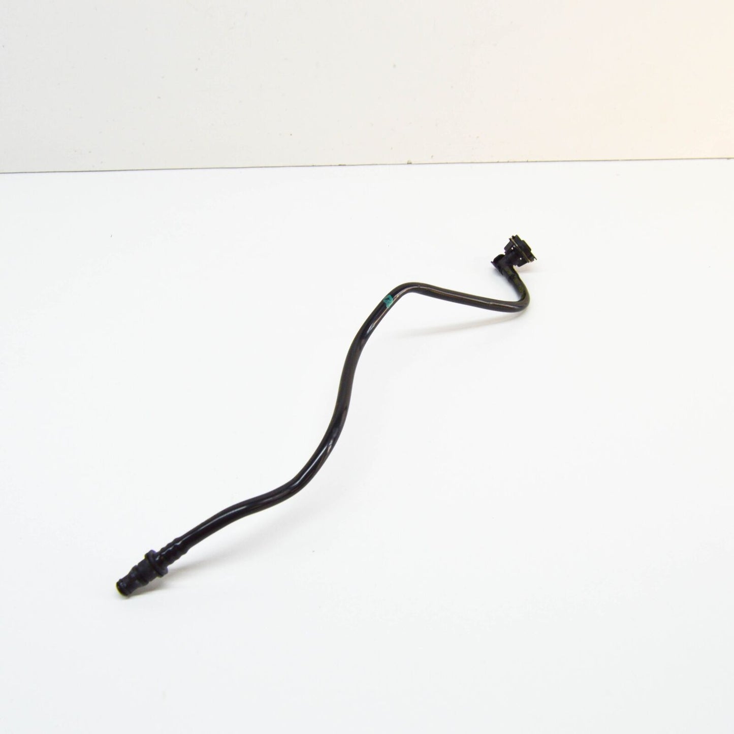 NEW MERCEDES-BENZ S-CLASS W222 COOLANT TANK LINE A2225012825 ORIGINAL