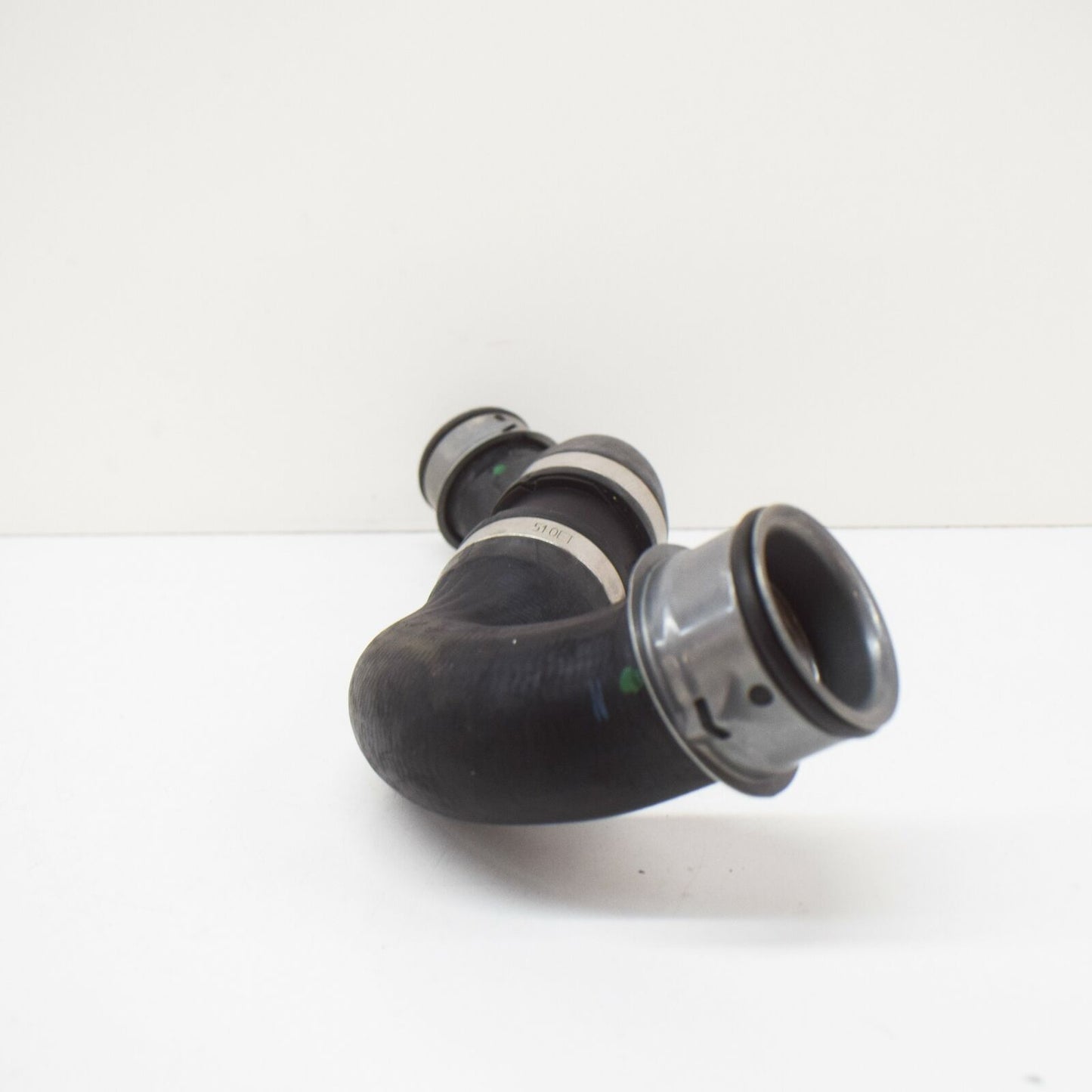 NEW MERCEDES-BENZ C W204 RIGHT COOLER TO ENGINE HOSE A2045012682 ORIGINAL