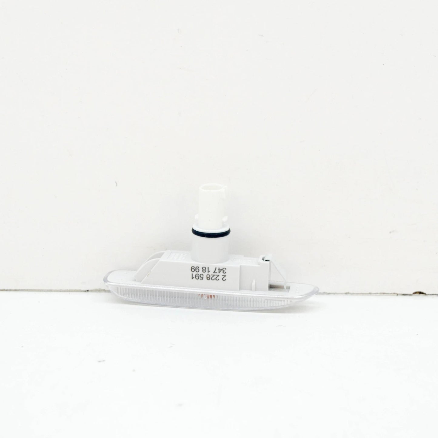 NEW BMW 3 E46 FRONT LEFT WHITE TURN INDICATOR LAMP 63132228591 ORIGINAL